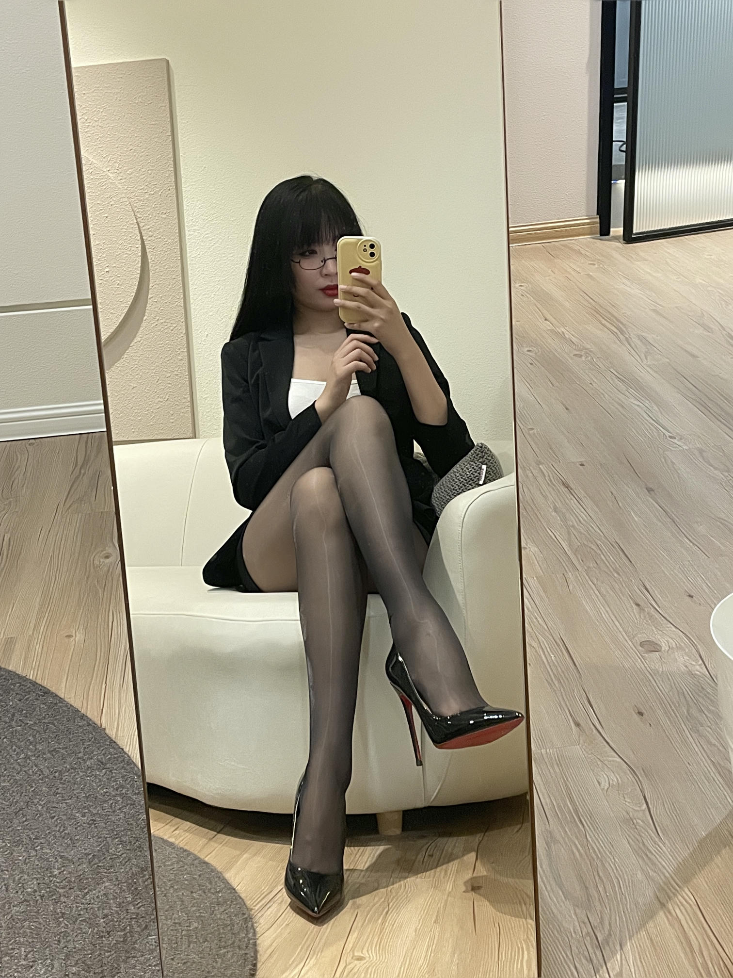 轩萧学姐 NO.067 下班后的OL [72P／255MB]-ZP_第1集