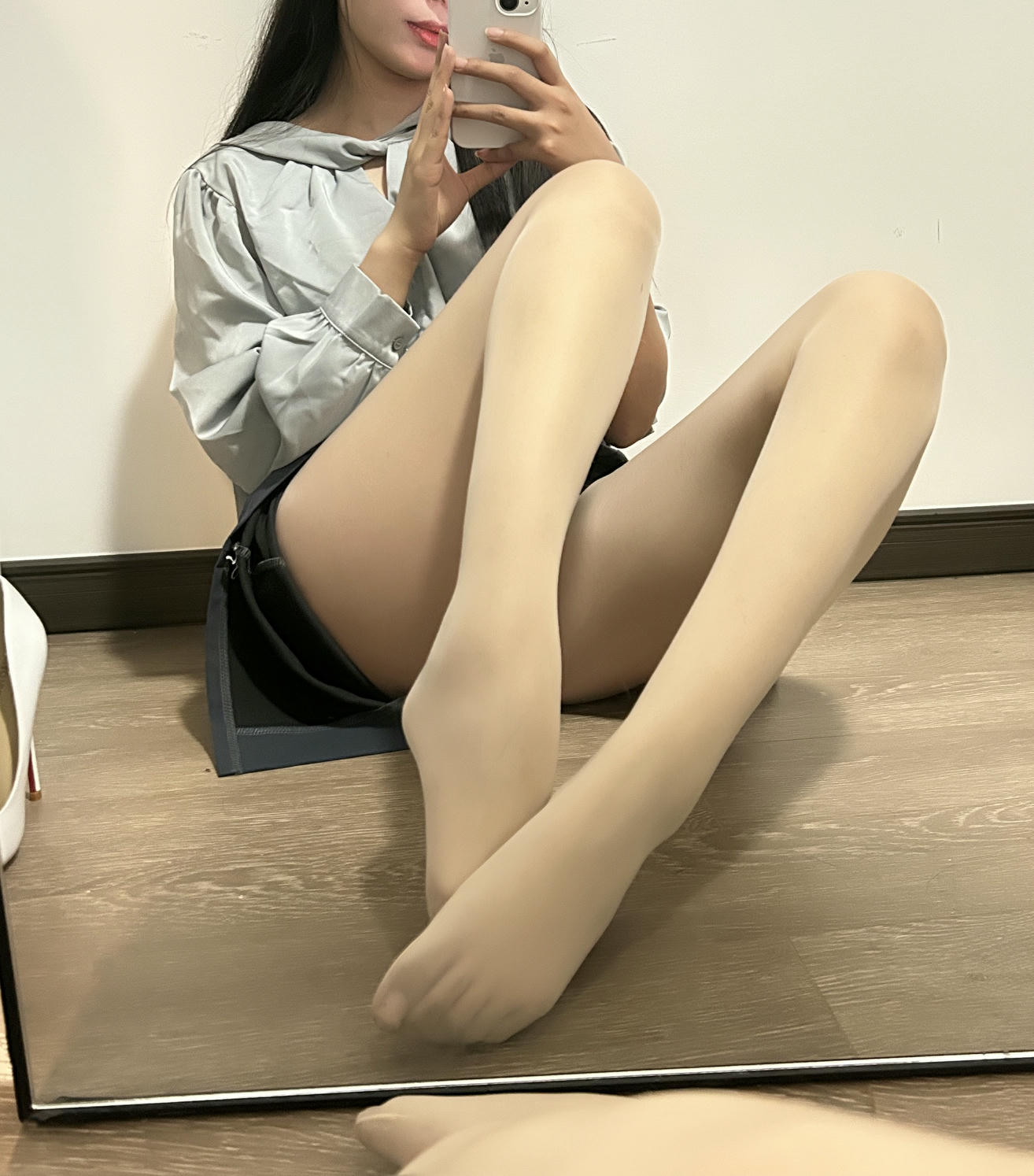 轩萧学姐 NO.069 蓝裙OL [190P4V 1.49GB]-ol预售附赠自拍_第1集