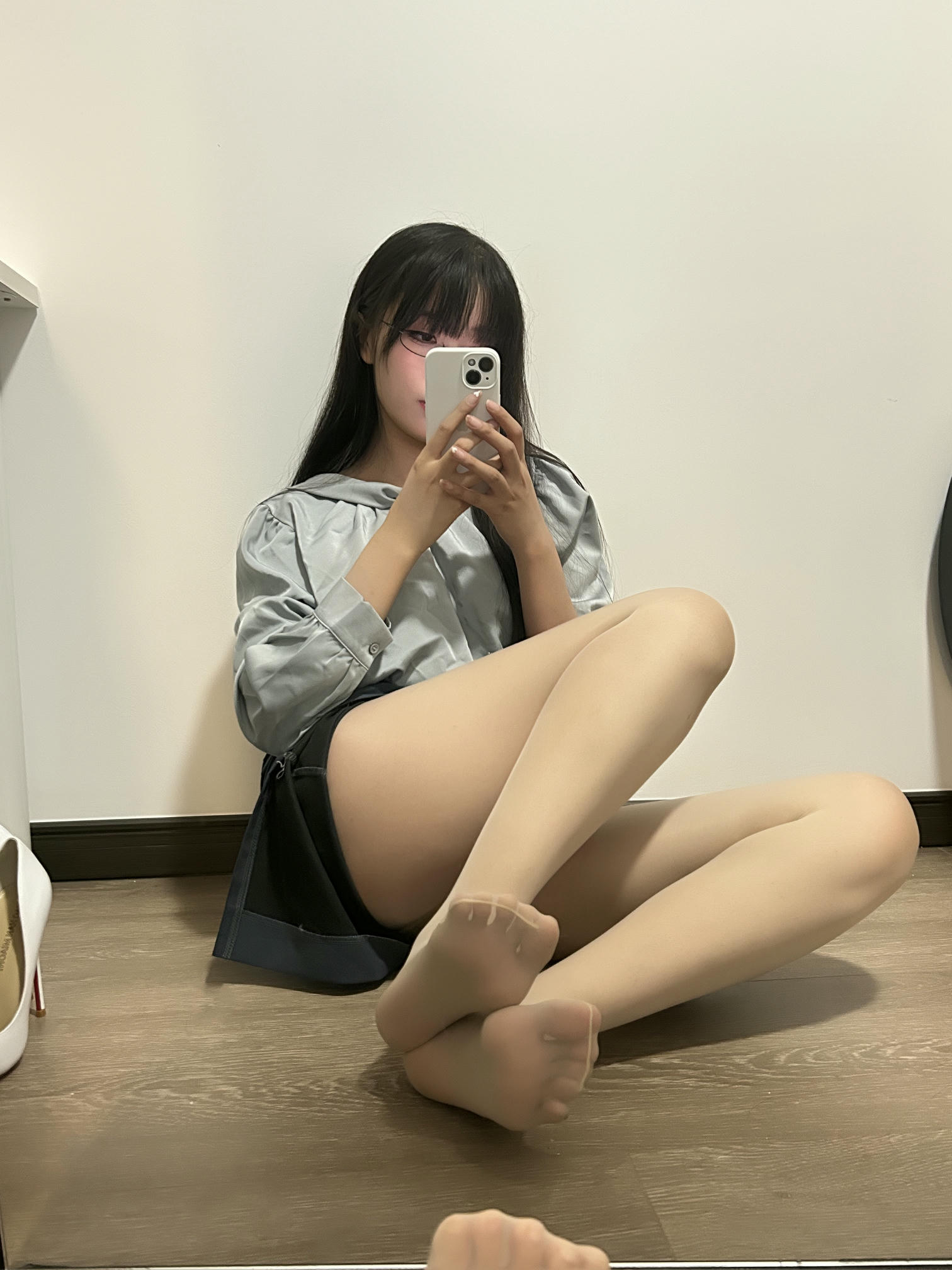 轩萧学姐 NO.069 蓝裙OL [190P4V 1.49GB]-ol预售附赠自拍_第1集