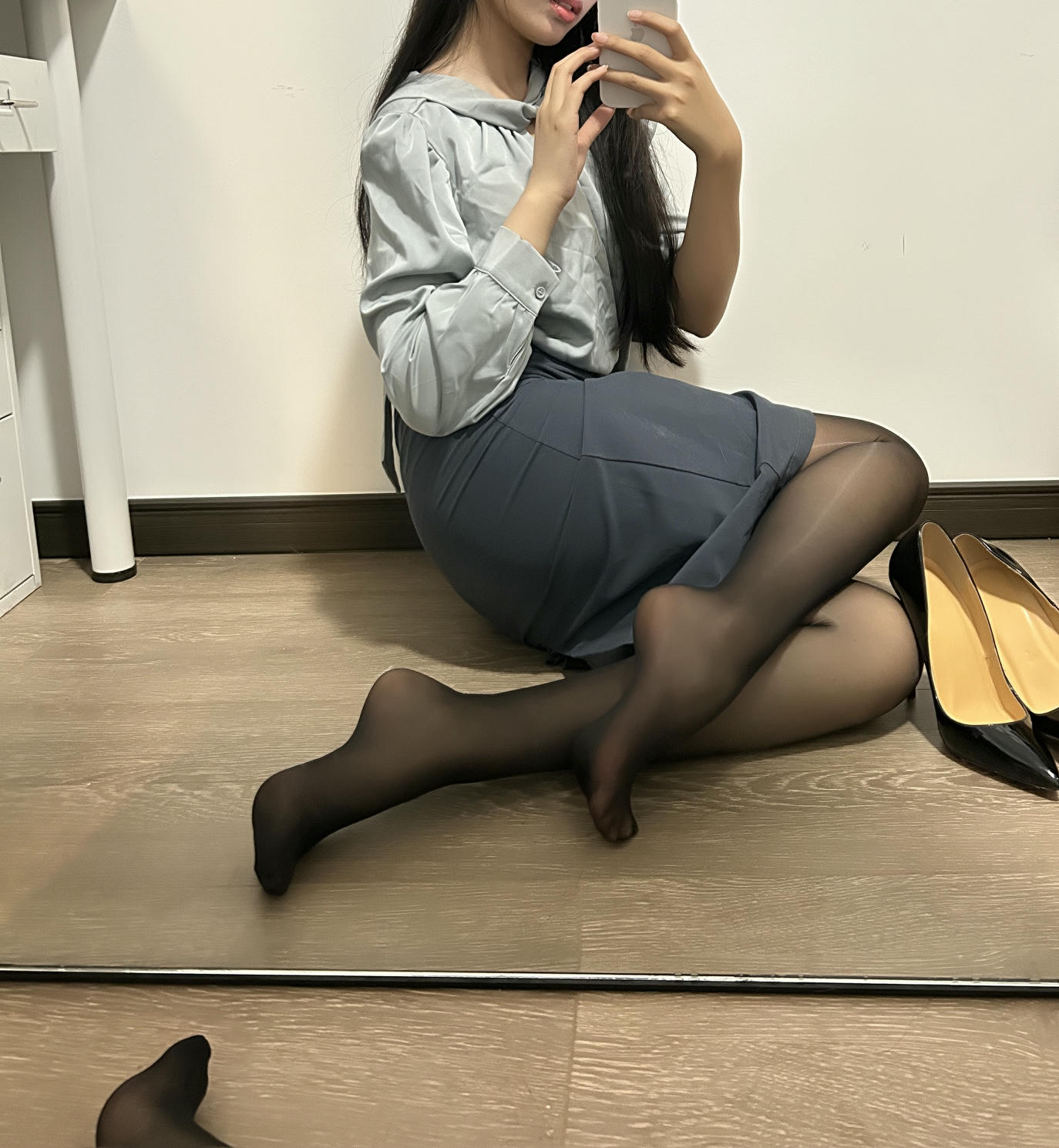 轩萧学姐 NO.069 蓝裙OL [190P4V 1.49GB]-ol预售附赠自拍_第1集