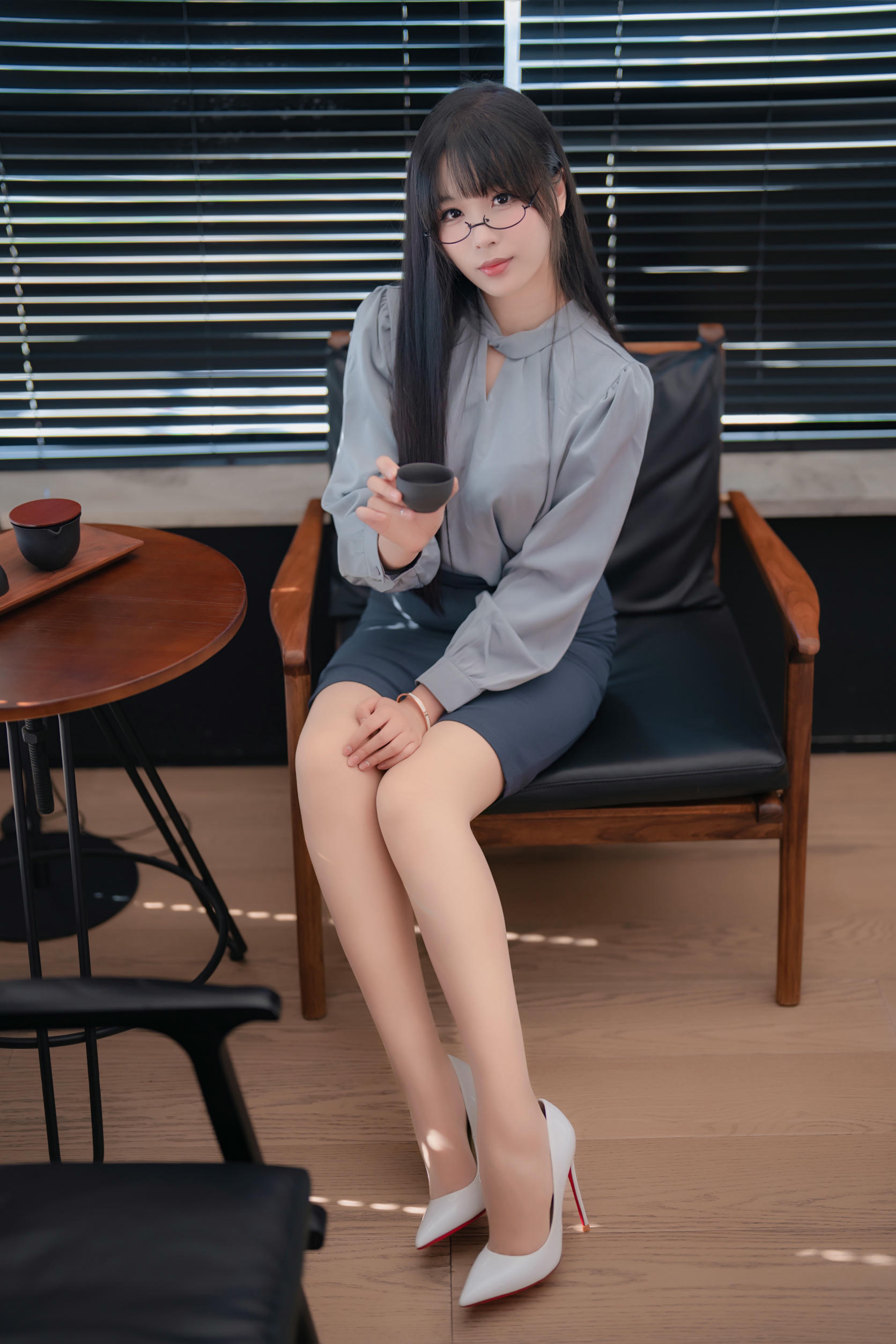 轩萧学姐 NO.069 蓝裙OL [190P4V 1.49GB]-蓝裙ol黑丝+肉丝-肉丝_第2集