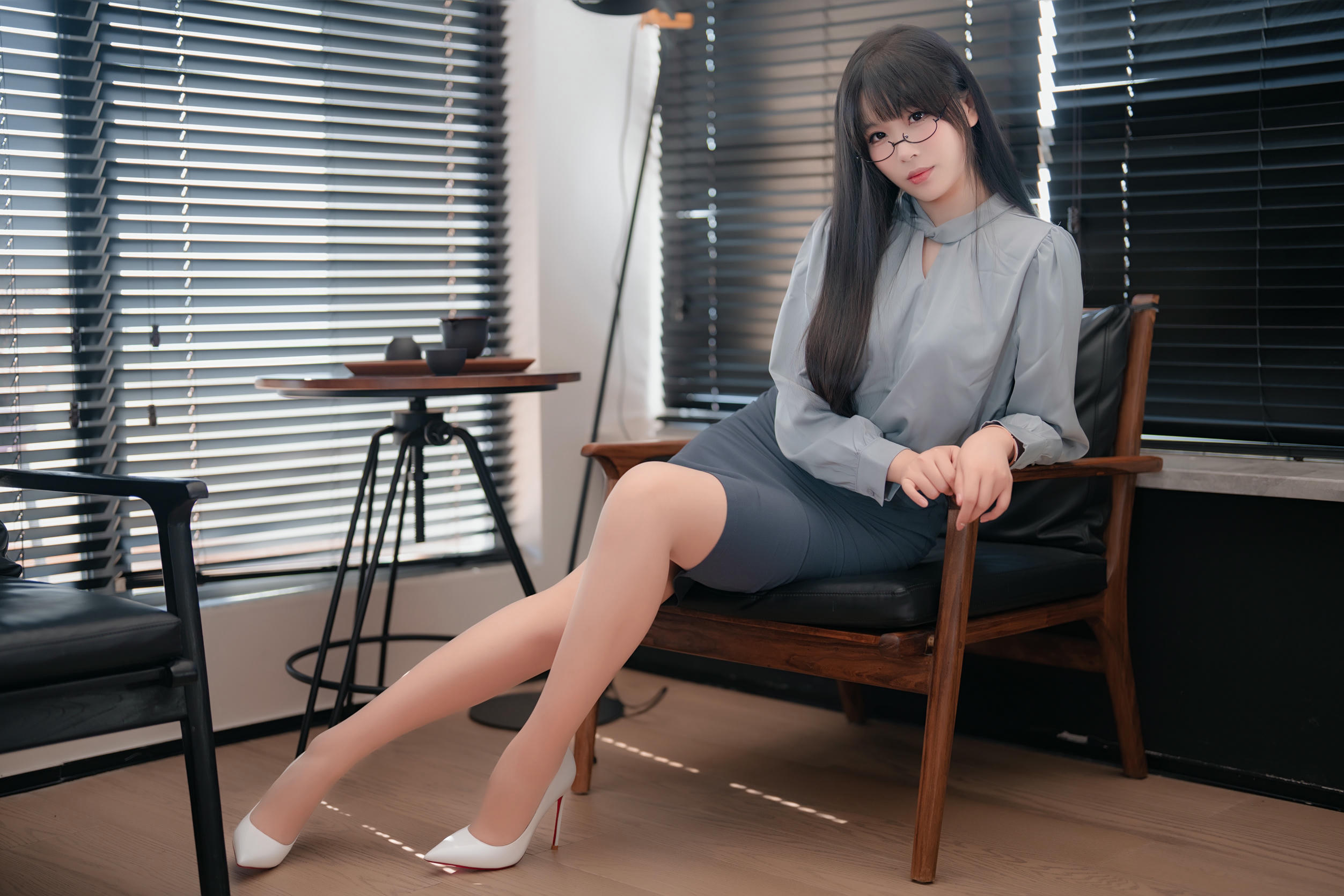 轩萧学姐 NO.069 蓝裙OL [190P4V 1.49GB]-蓝裙ol黑丝+肉丝-肉丝_第2集