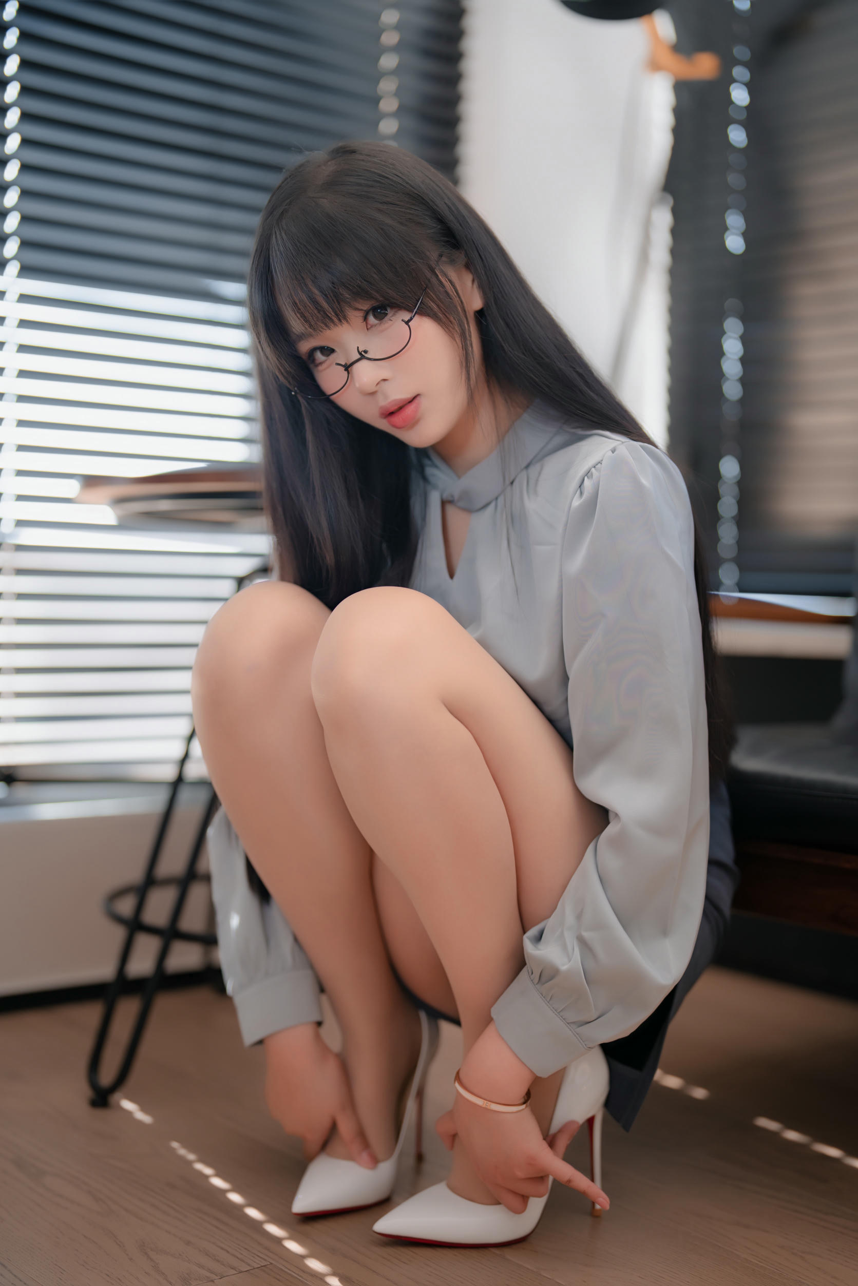 轩萧学姐 NO.069 蓝裙OL [190P4V 1.49GB]-蓝裙ol黑丝+肉丝-肉丝_第2集