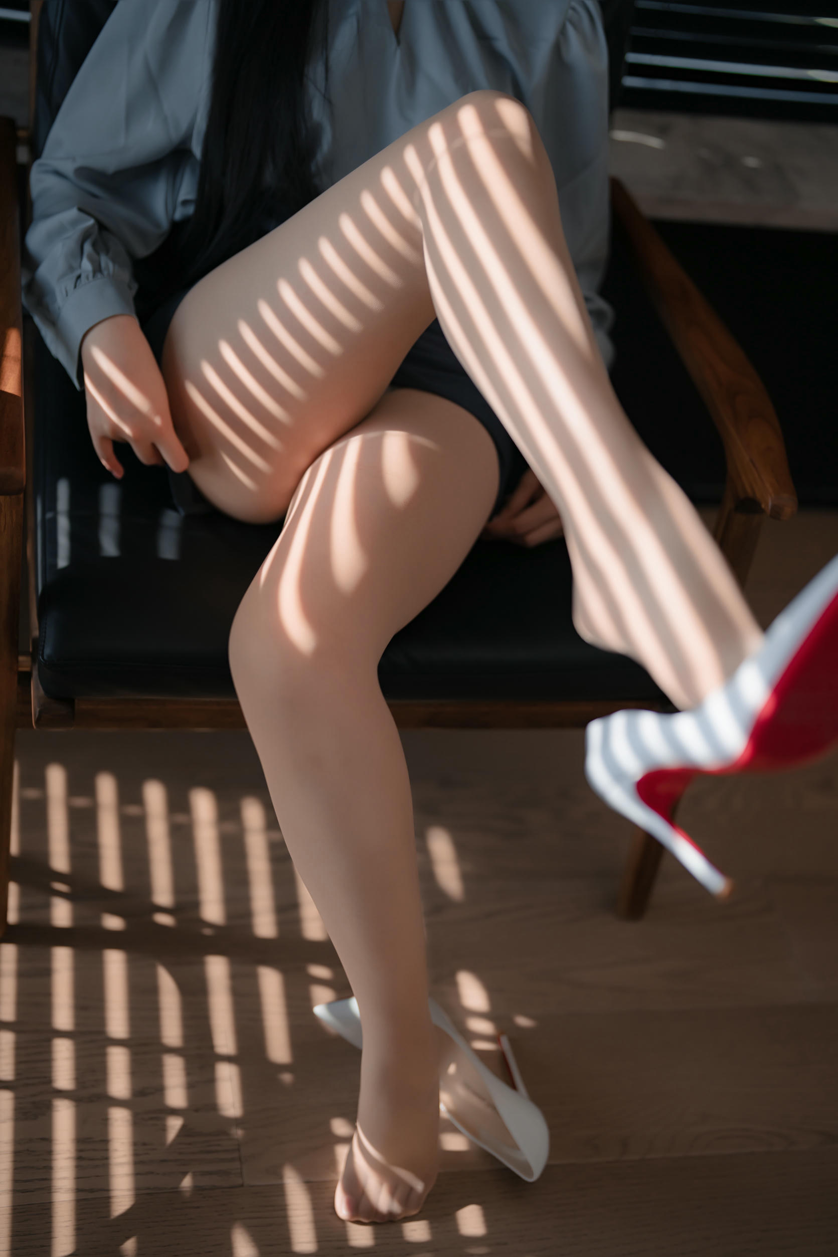 轩萧学姐 NO.069 蓝裙OL [190P4V 1.49GB]-蓝裙ol黑丝+肉丝-肉丝_第3集