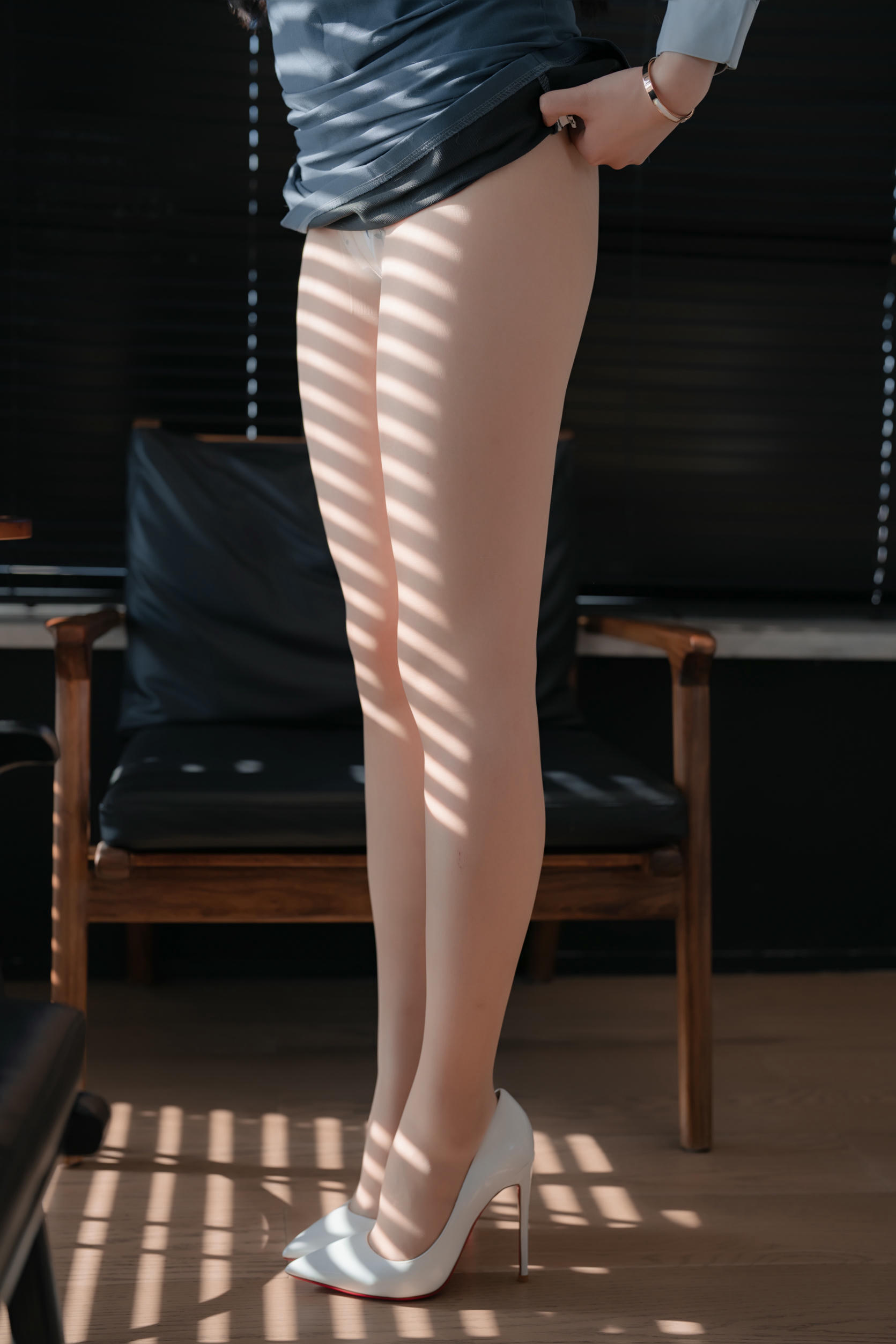 轩萧学姐 NO.069 蓝裙OL [190P4V 1.49GB]-蓝裙ol黑丝+肉丝-肉丝_第4集