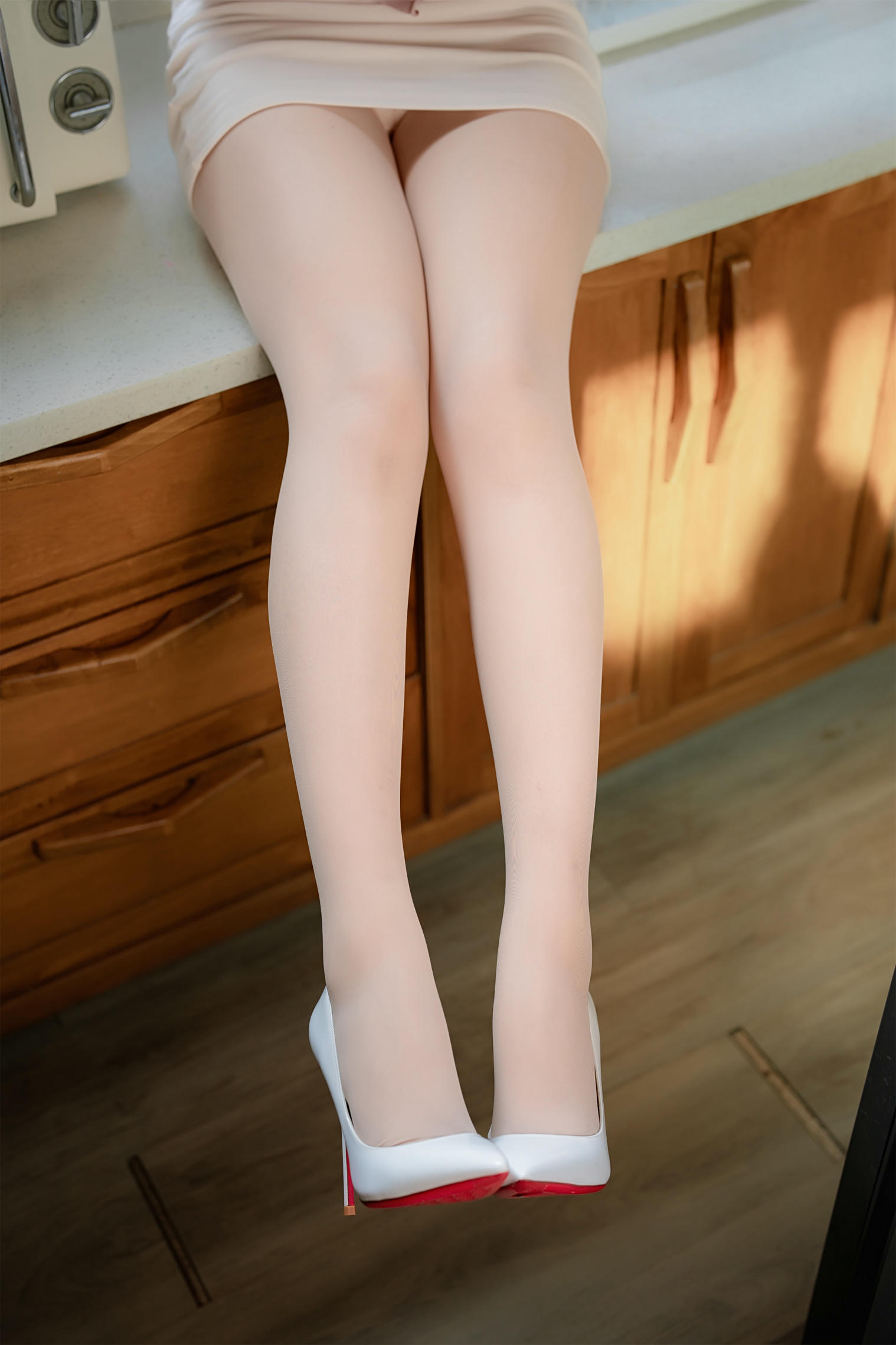 轩萧学姐 NO.070 人妻2 [132P1V 874MB]-预售赠品人妻自拍-人妻2-1_第2集