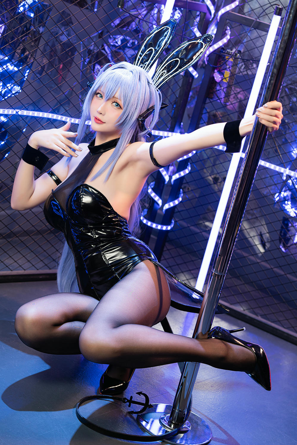 星之迟迟 - NO.82 纯白と漆黑-花园 [31P-168MB]_第1集