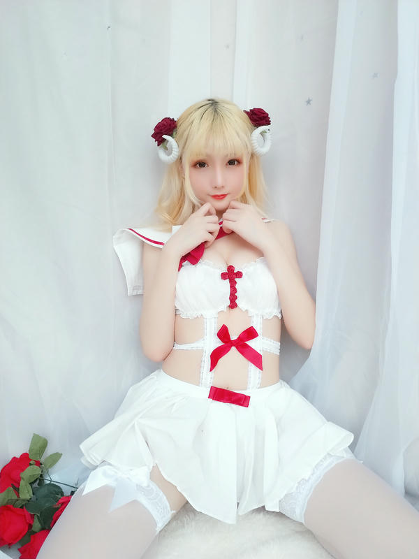 星之迟迟 - VOL.08 玫瑰月光包 [71P-63MB]-白月光与红玫瑰（45P）_第2集