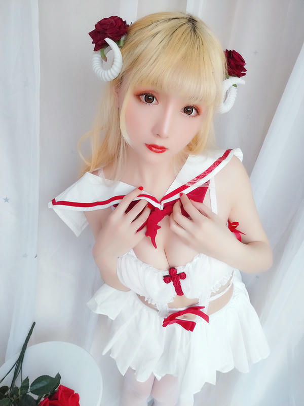 星之迟迟 - VOL.08 玫瑰月光包 [71P-63MB]-白月光与红玫瑰（45P）_第1集