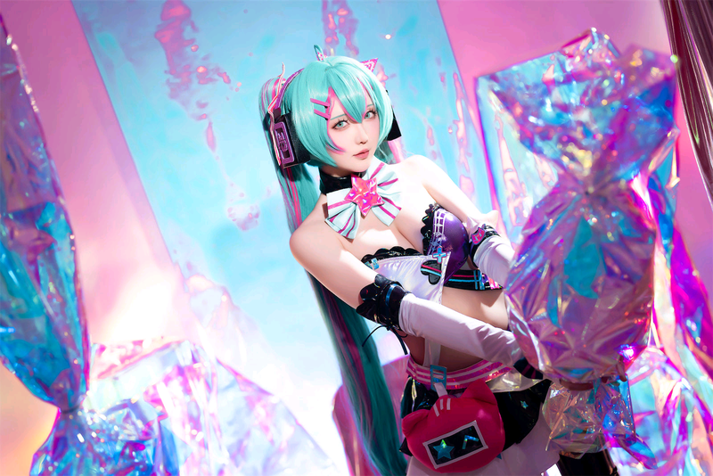 星之迟迟 NO.247 Miku初音未来 喵斯快跑[73P-117.2M]_第1集