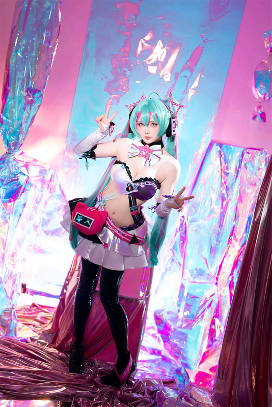 星之迟迟 NO.247 Miku初音未来 喵斯快跑[73P-117.2M]_第1集