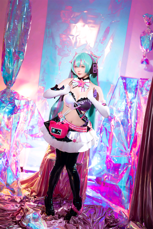 星之迟迟 NO.247 Miku初音未来 喵斯快跑[73P-117.2M]_第1集