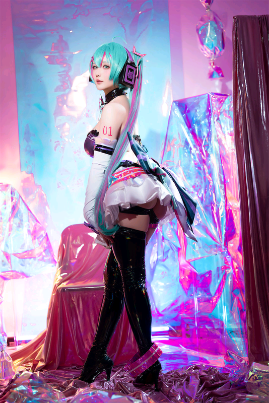 星之迟迟 NO.247 Miku初音未来 喵斯快跑[73P-117.2M]_第2集