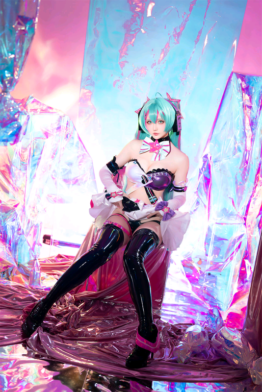 星之迟迟 NO.247 Miku初音未来 喵斯快跑[73P-117.2M]_第3集