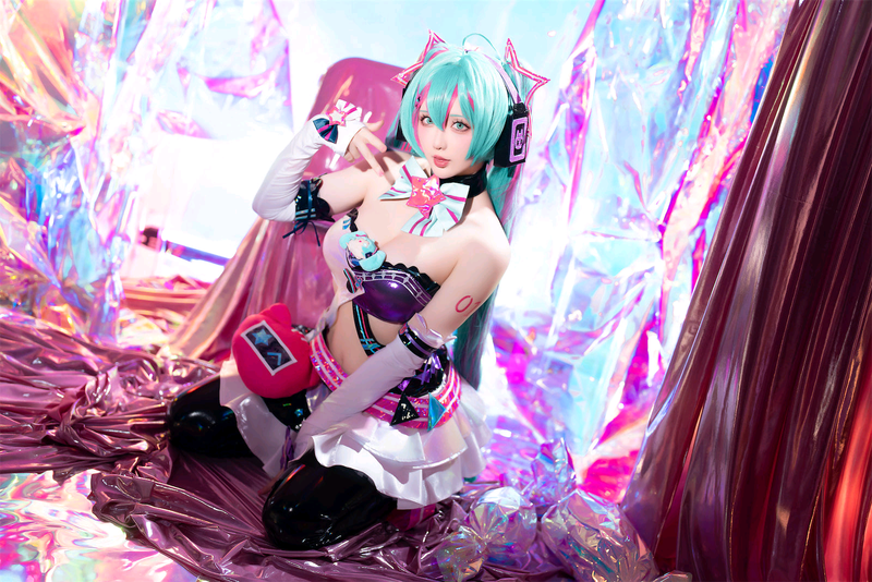 星之迟迟 NO.247 Miku初音未来 喵斯快跑[73P-117.2M]_第1集