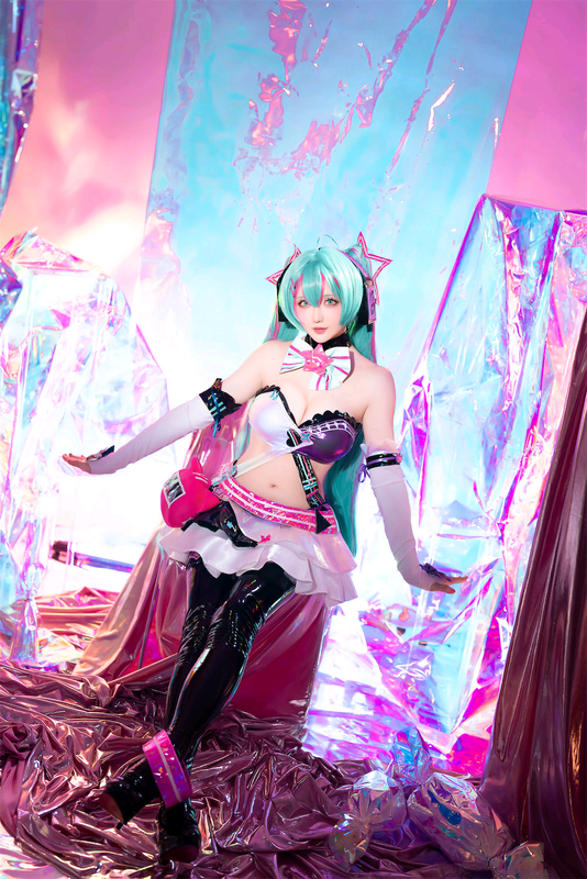 星之迟迟 NO.247 Miku初音未来 喵斯快跑[73P-117.2M]_第3集