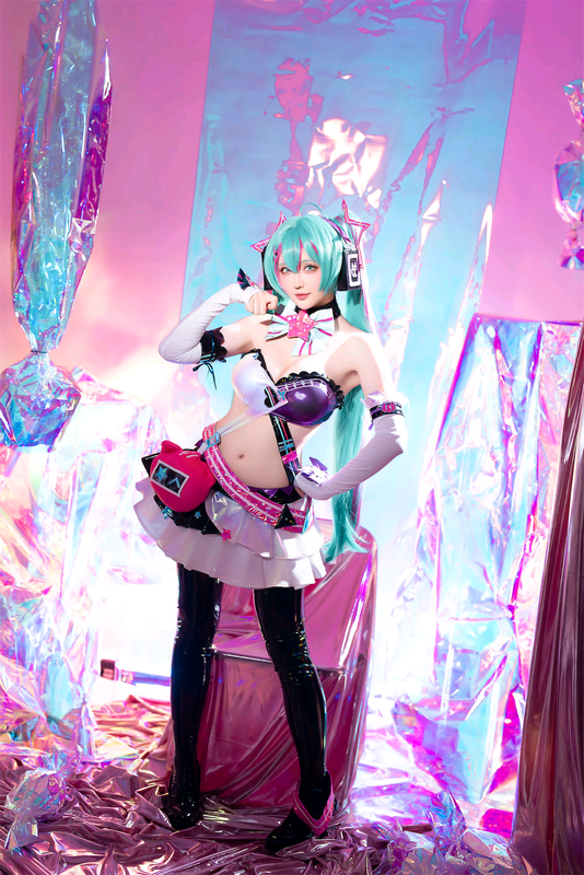 星之迟迟 NO.247 Miku初音未来 喵斯快跑[73P-117.2M]_第4集