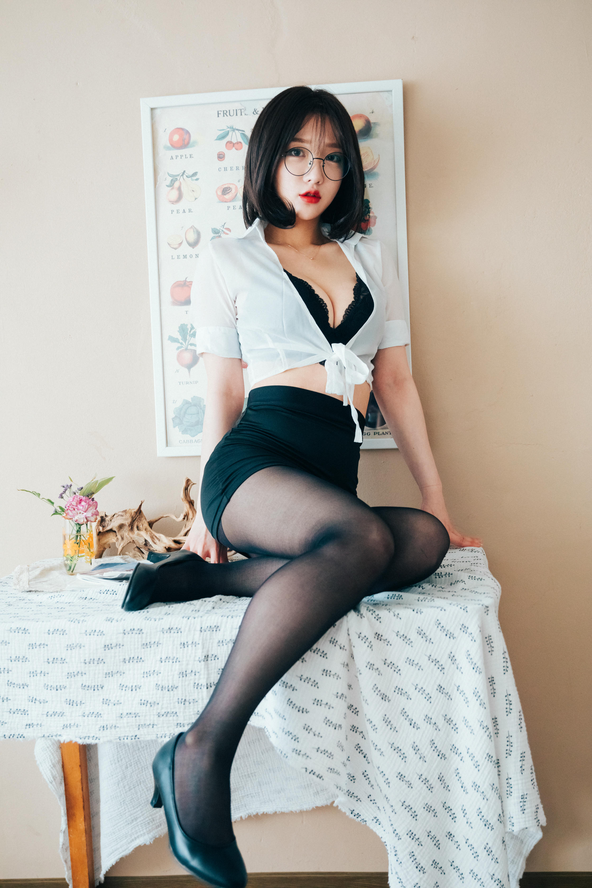 韩国模特孙乐乐-024_Loozy Officegirls Vacation Vol.1 Son Ye-Eun (손예은) [55P 10V 1GB]_第1集