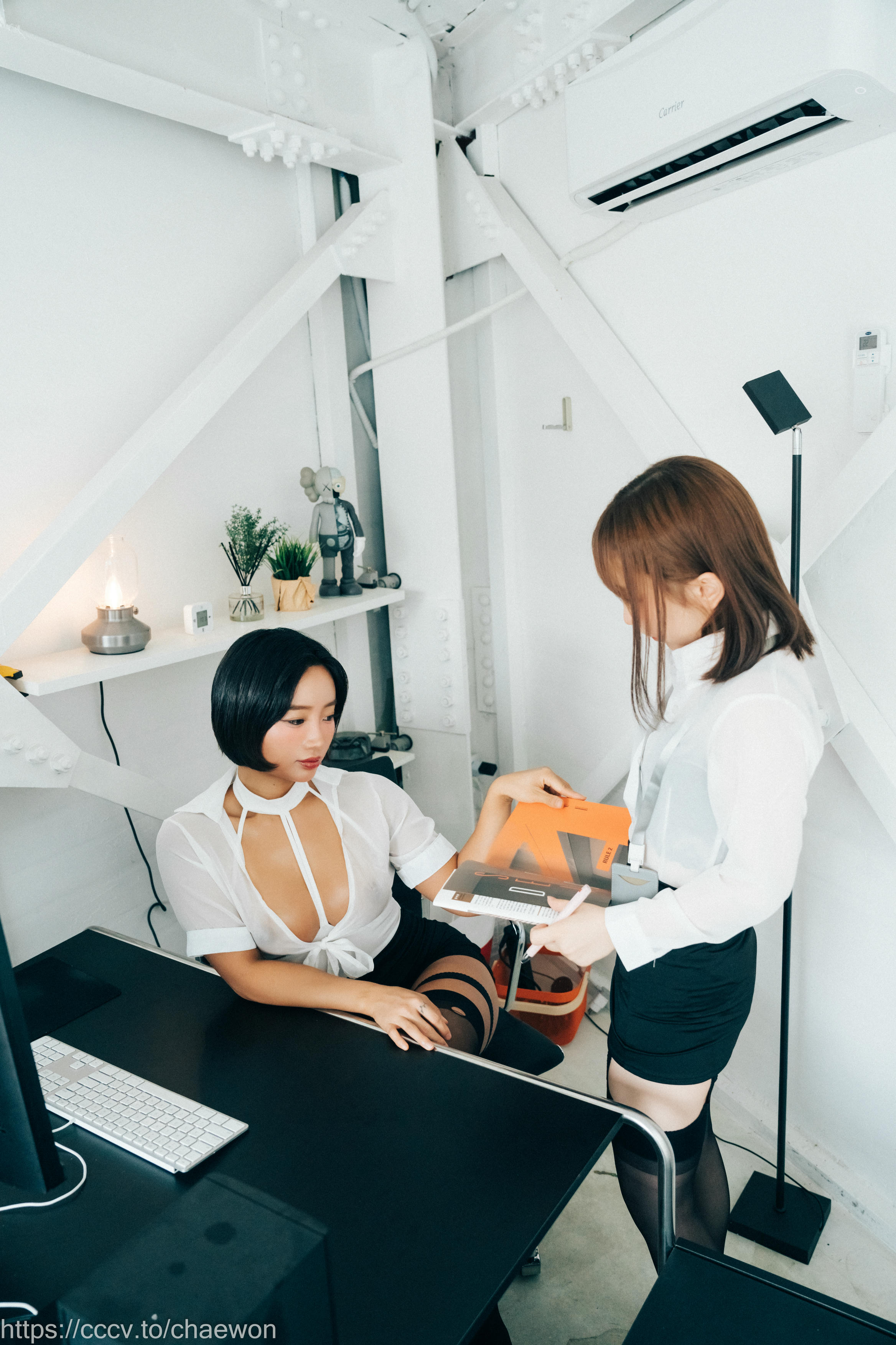 韩国模特-Yeri NO.022 Loozy & Botty Queen Office Master [199P+6V／3.72GB]_第1集