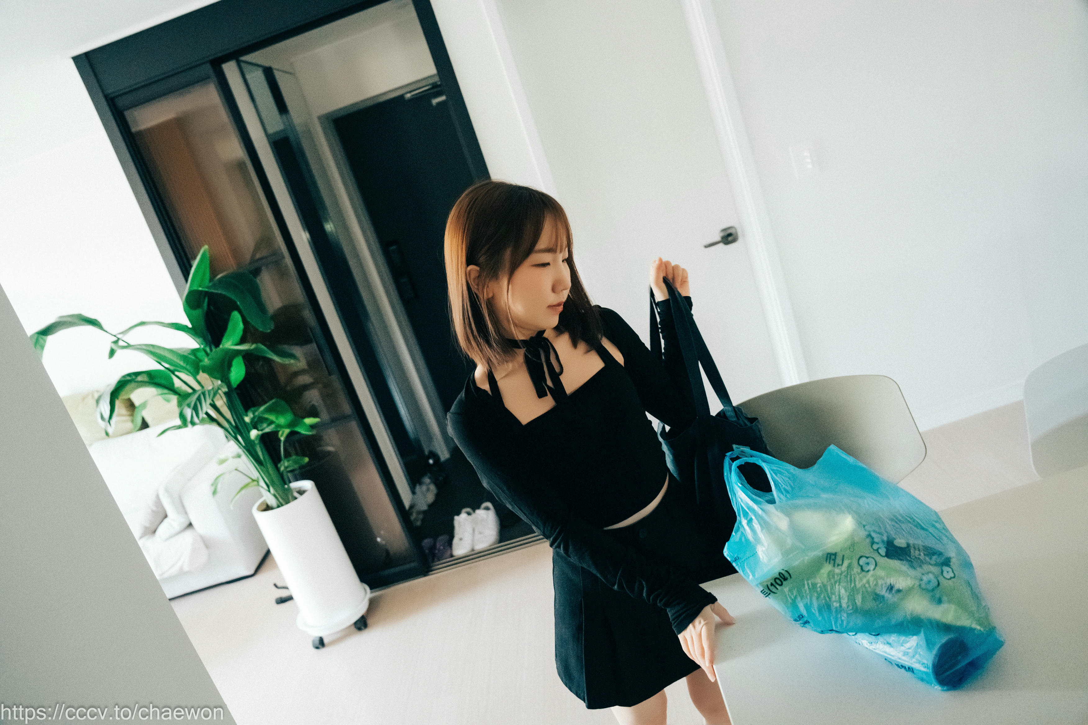 韩国模特-Yeri NO.035 Loozy Yeri Visitor [131P2V-3.83GB]_第1集