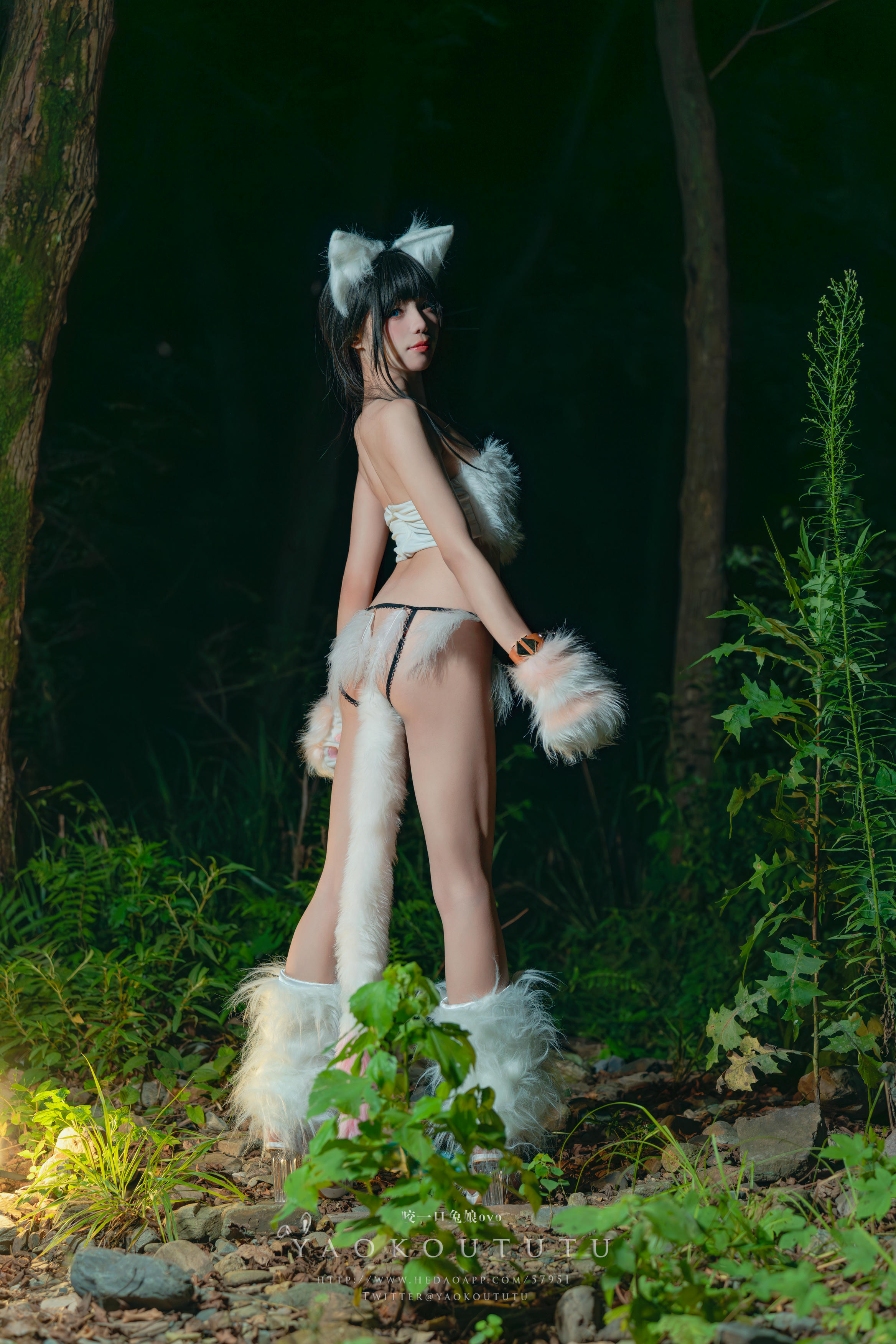 黏黏团子兔 NO.082 咬一口兔娘ovo 八月订阅『狐灵』LIKEY [55P1V 1.25GB]_第1集