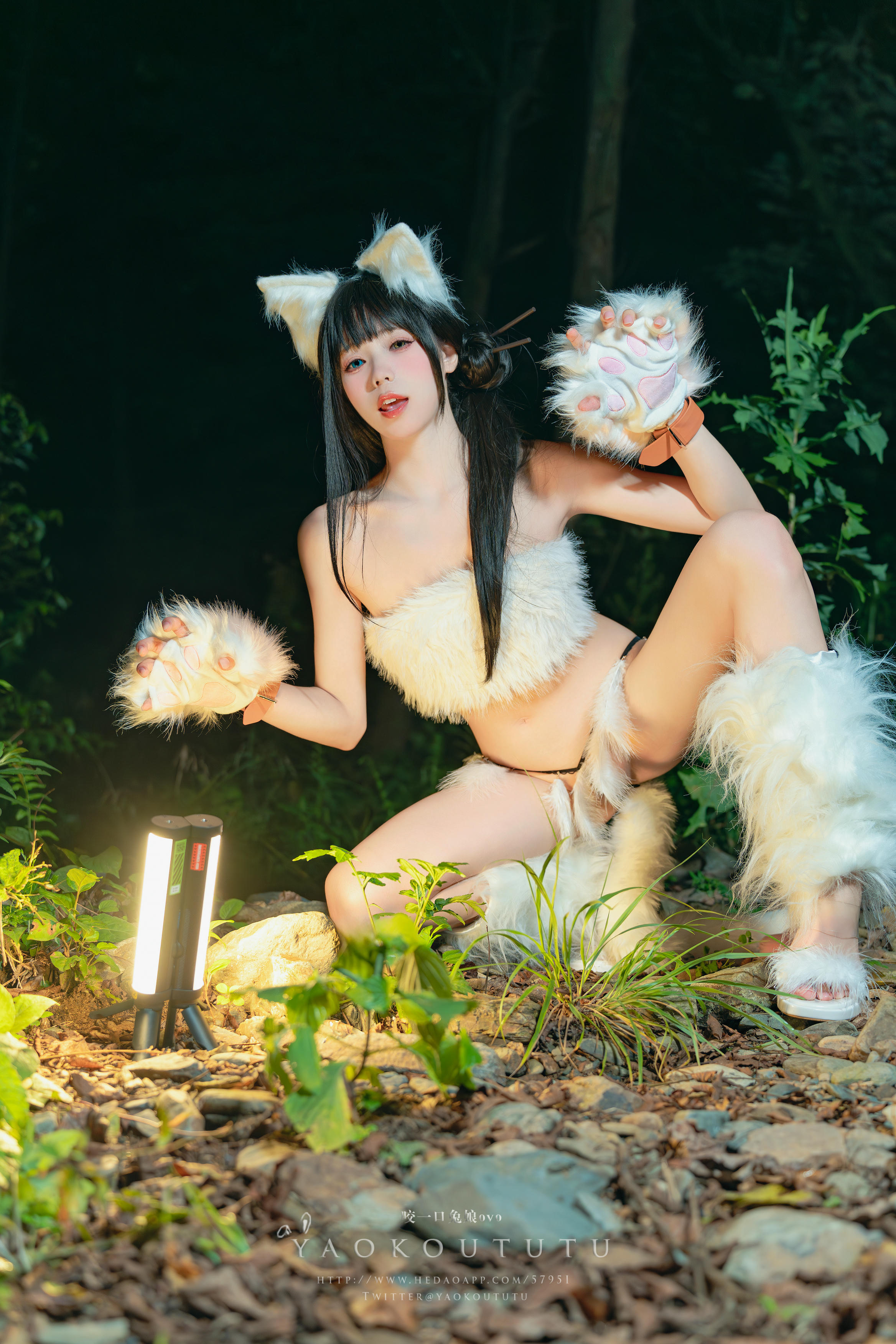 黏黏团子兔 NO.082 咬一口兔娘ovo 八月订阅『狐灵』LIKEY [55P1V 1.25GB]_第1集