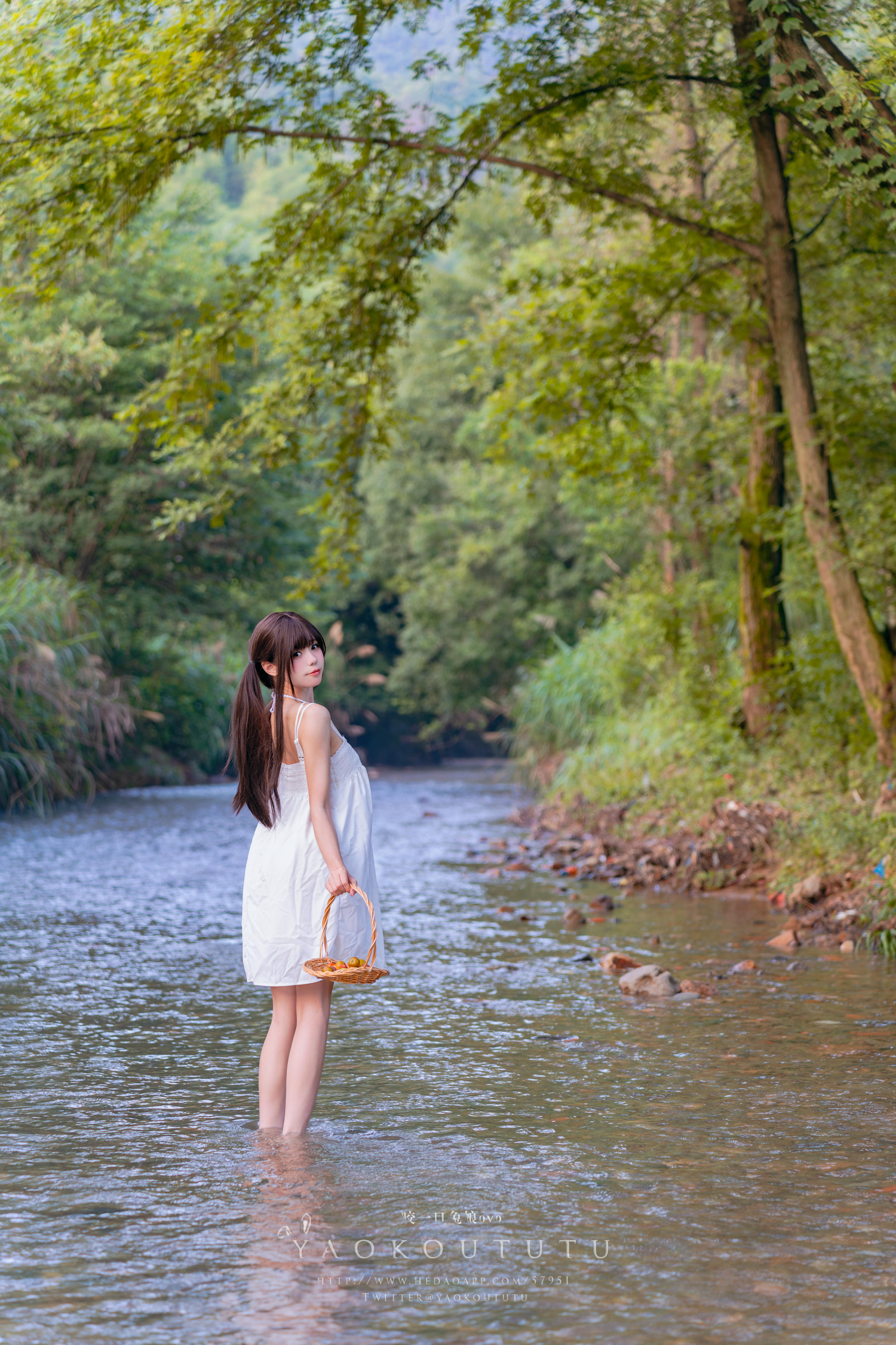 黏黏团子兔 NO.083 咬一口兔娘ovo 八月订阅『溯溪之夏』恋爱循环 [60P1V 1.25GB]_第1集