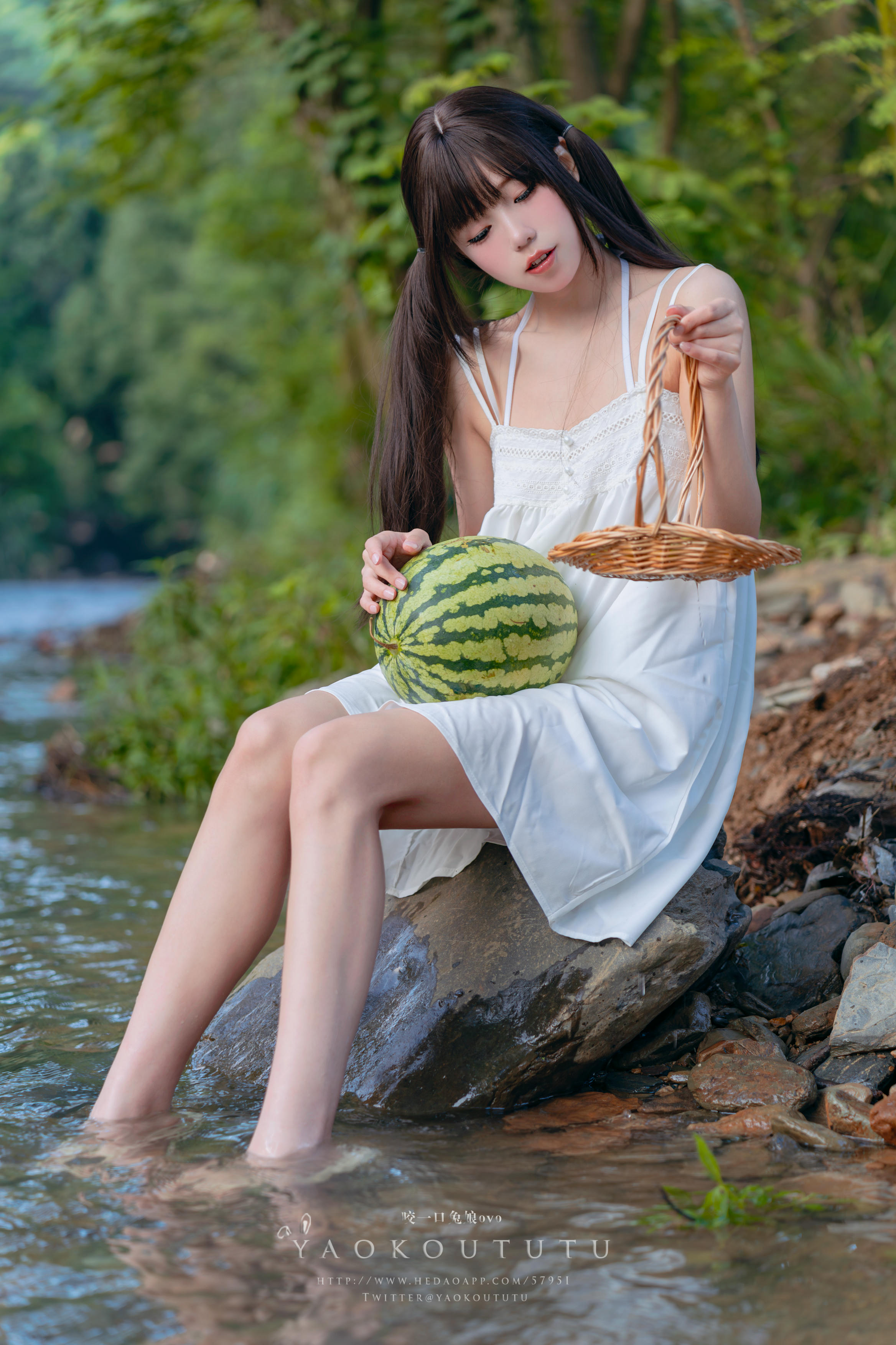 黏黏团子兔 NO.083 咬一口兔娘ovo 八月订阅『溯溪之夏』恋爱循环 [60P1V 1.25GB]_第1集