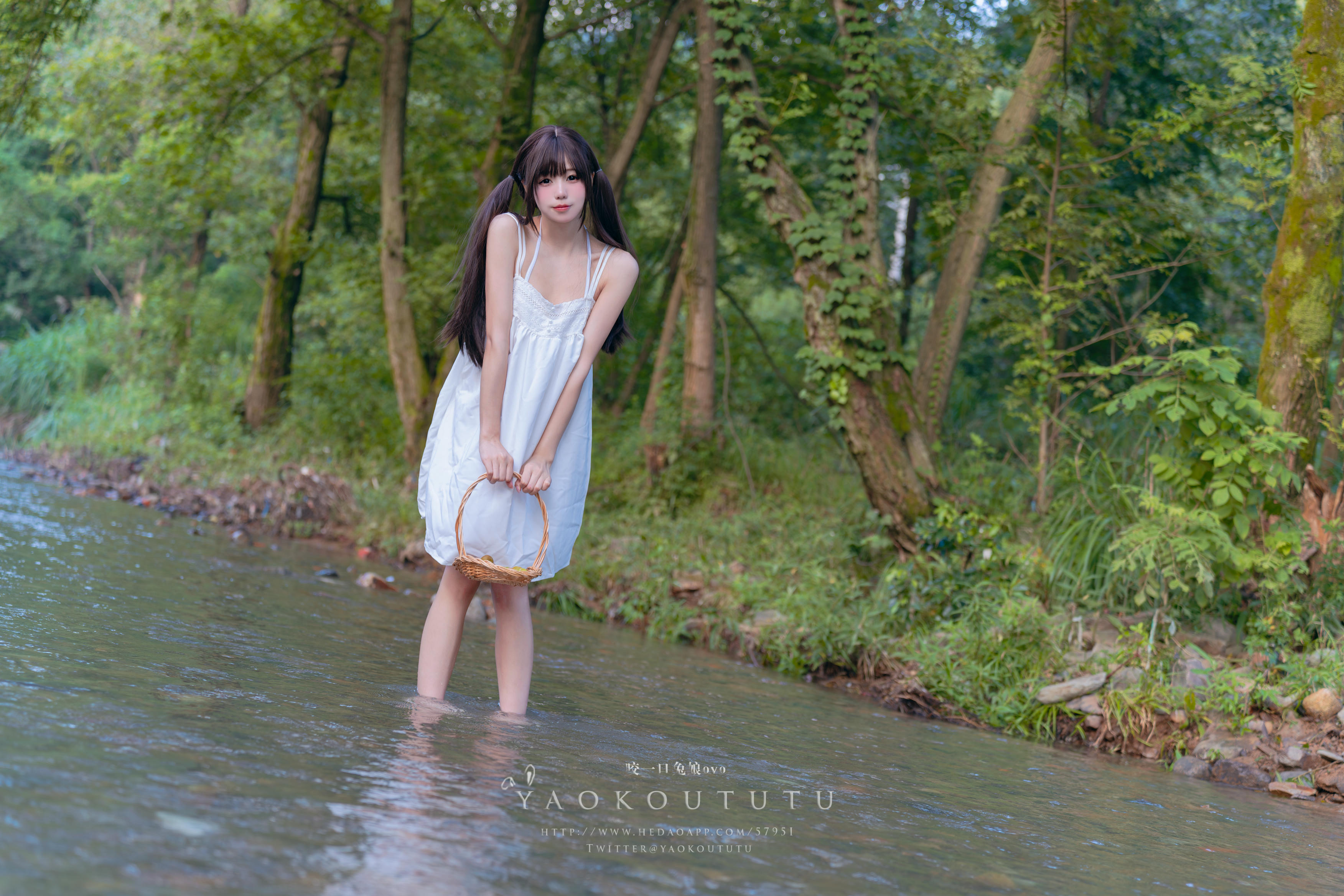 黏黏团子兔 NO.083 咬一口兔娘ovo 八月订阅『溯溪之夏』恋爱循环 [60P1V 1.25GB]_第1集