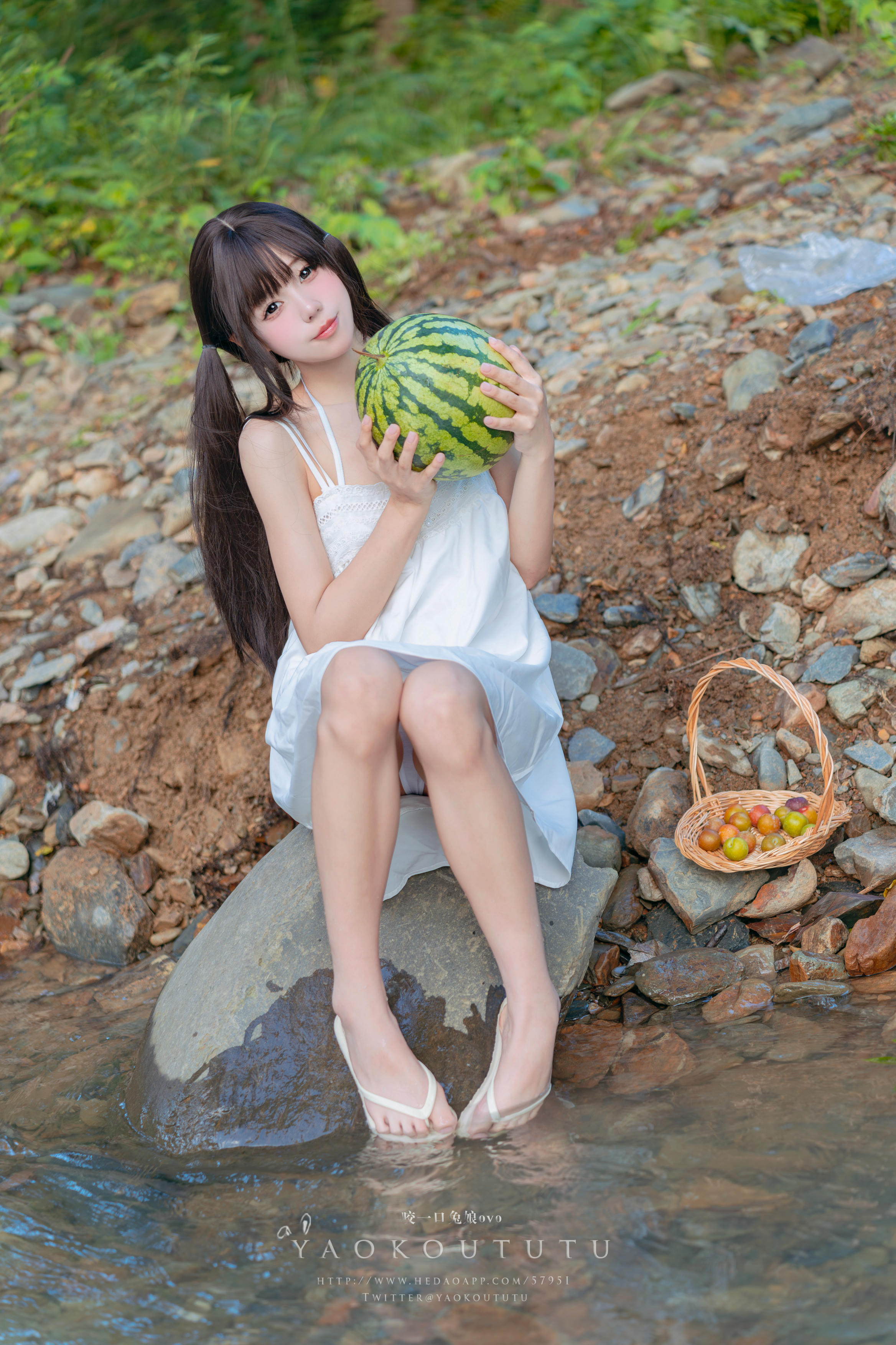 黏黏团子兔 NO.083 咬一口兔娘ovo 八月订阅『溯溪之夏』恋爱循环 [60P1V 1.25GB]_第1集