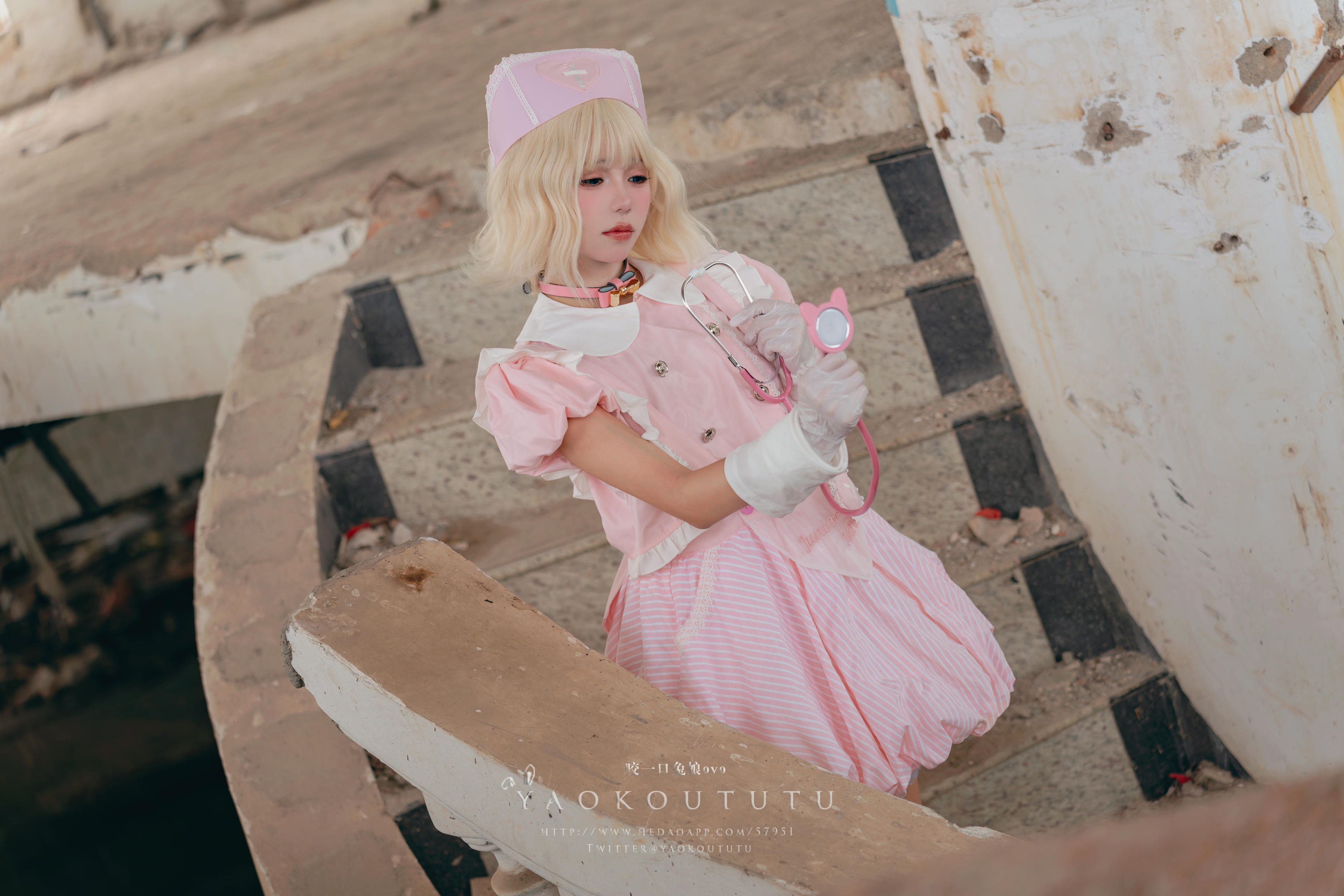 黏黏团子兔 NO.084 咬一口兔娘ovo 八月订阅『遗失病栋』小花仙 [53P1V 1GB]_第1集