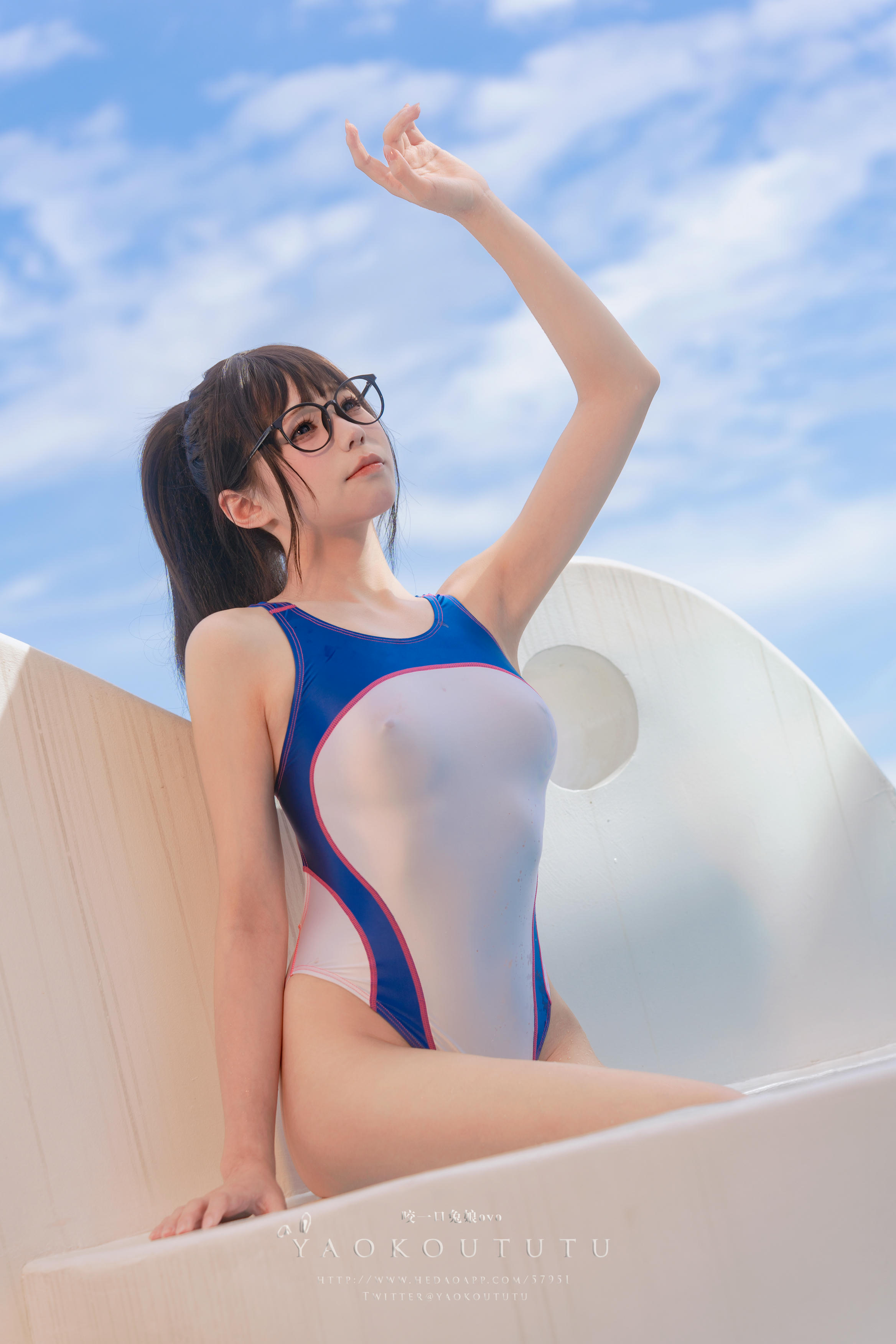 黏黏团子兔 NO.085 咬一口兔娘ovo 八月订阅『主将的假期』So Crazy [57P1V 1.24GB]_第1集