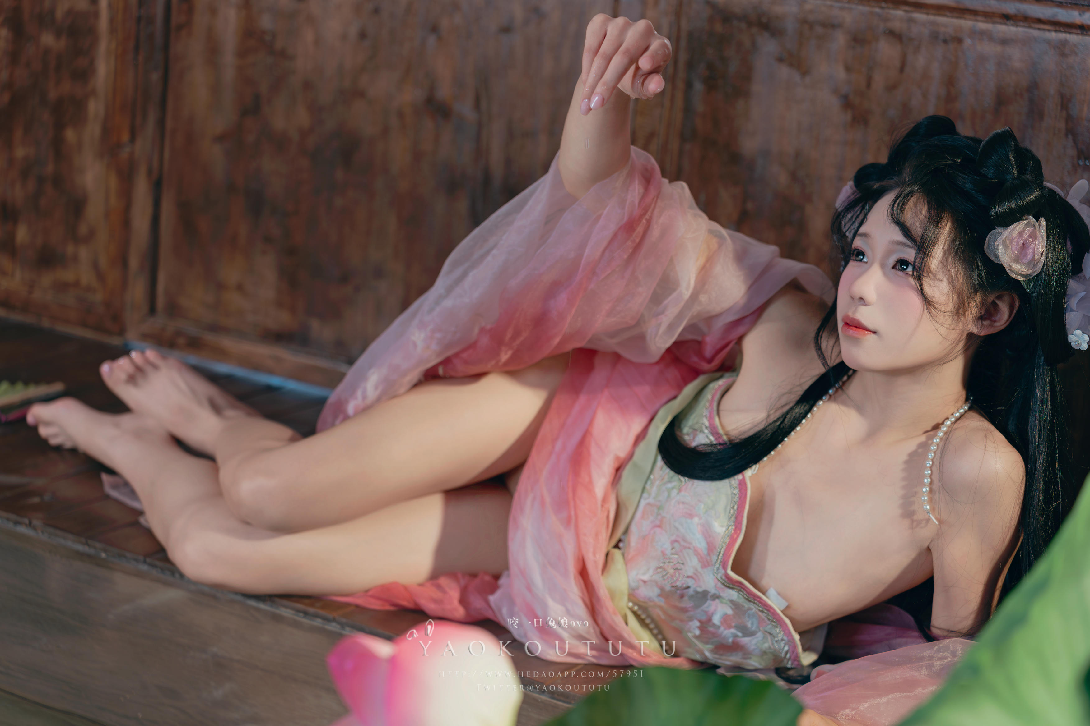 黏黏团子兔 NO.086 咬一口兔娘ovo 八月订阅『醉倒荷塘边』游园惊梦 [49P1V 1.13GB]_第1集