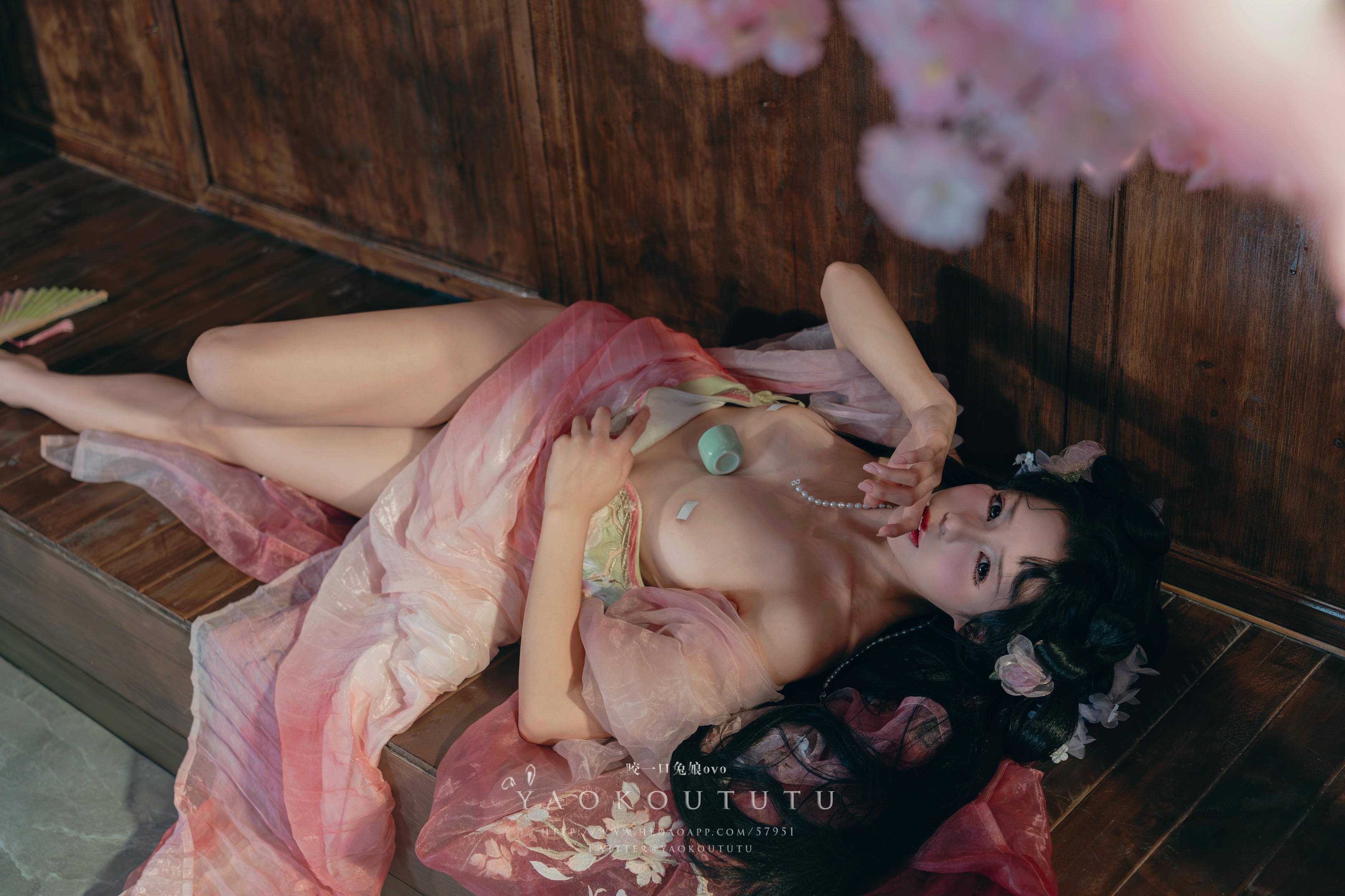 黏黏团子兔 NO.086 咬一口兔娘ovo 八月订阅『醉倒荷塘边』游园惊梦 [49P1V 1.13GB]_第1集