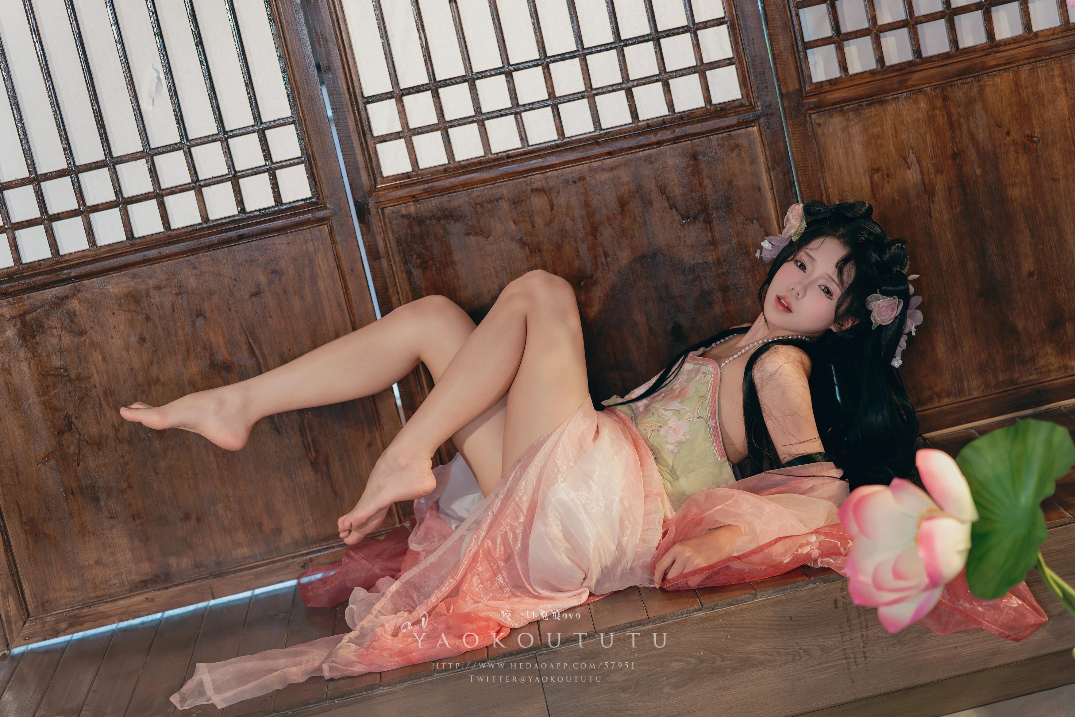 黏黏团子兔 NO.086 咬一口兔娘ovo 八月订阅『醉倒荷塘边』游园惊梦 [49P1V 1.13GB]_第1集