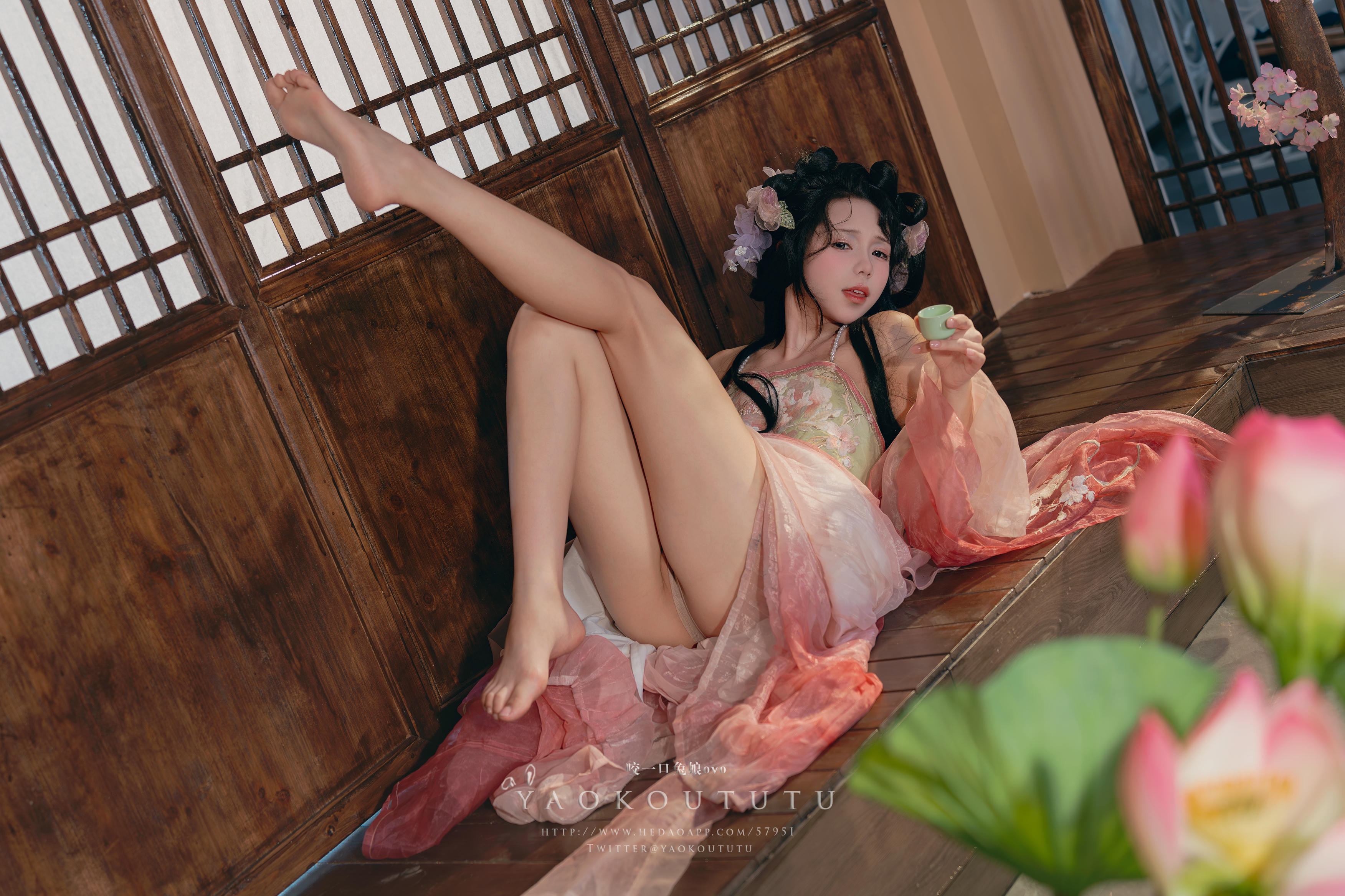 黏黏团子兔 NO.086 咬一口兔娘ovo 八月订阅『醉倒荷塘边』游园惊梦 [49P1V 1.13GB]_第1集