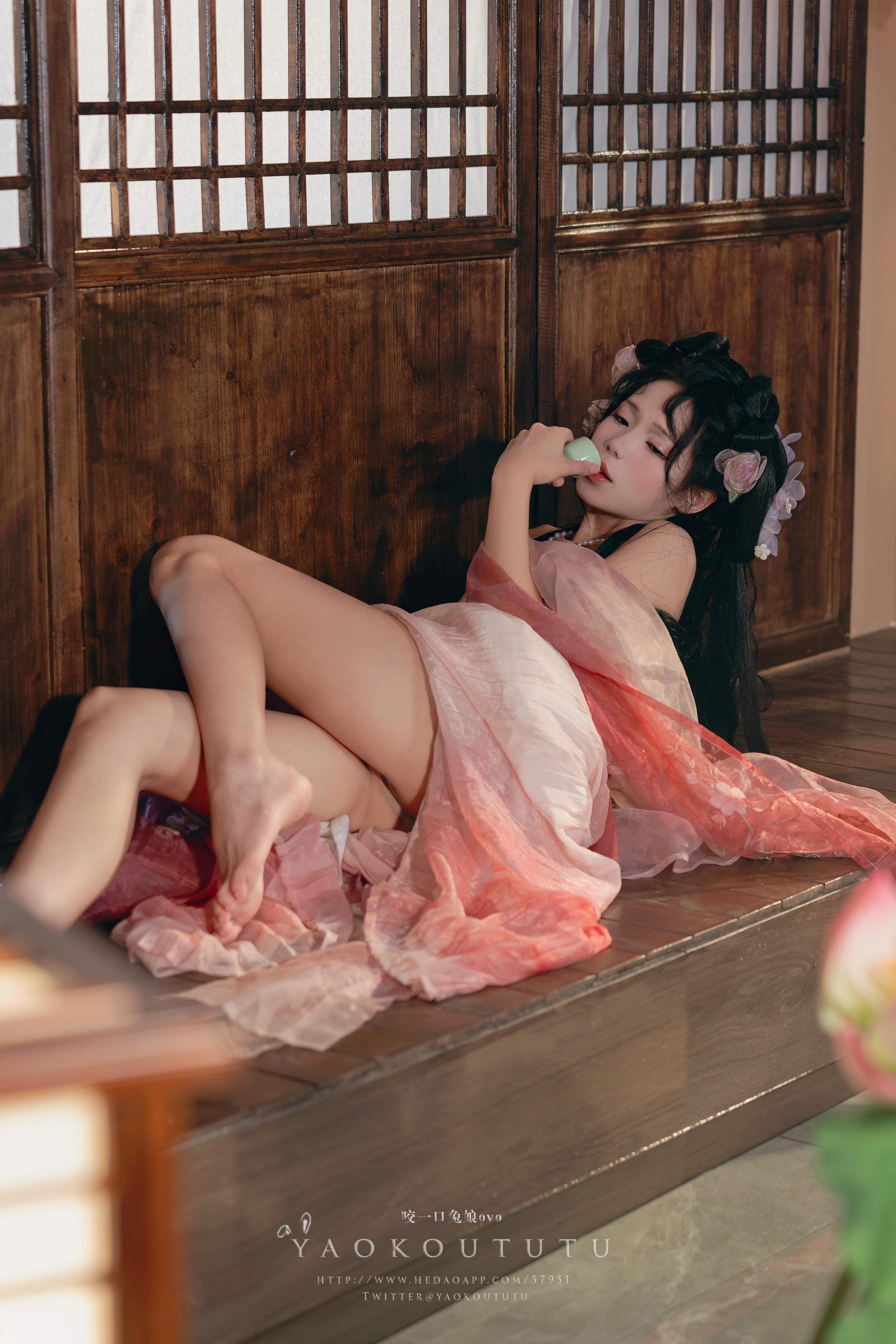 黏黏团子兔 NO.086 咬一口兔娘ovo 八月订阅『醉倒荷塘边』游园惊梦 [49P1V 1.13GB]_第1集