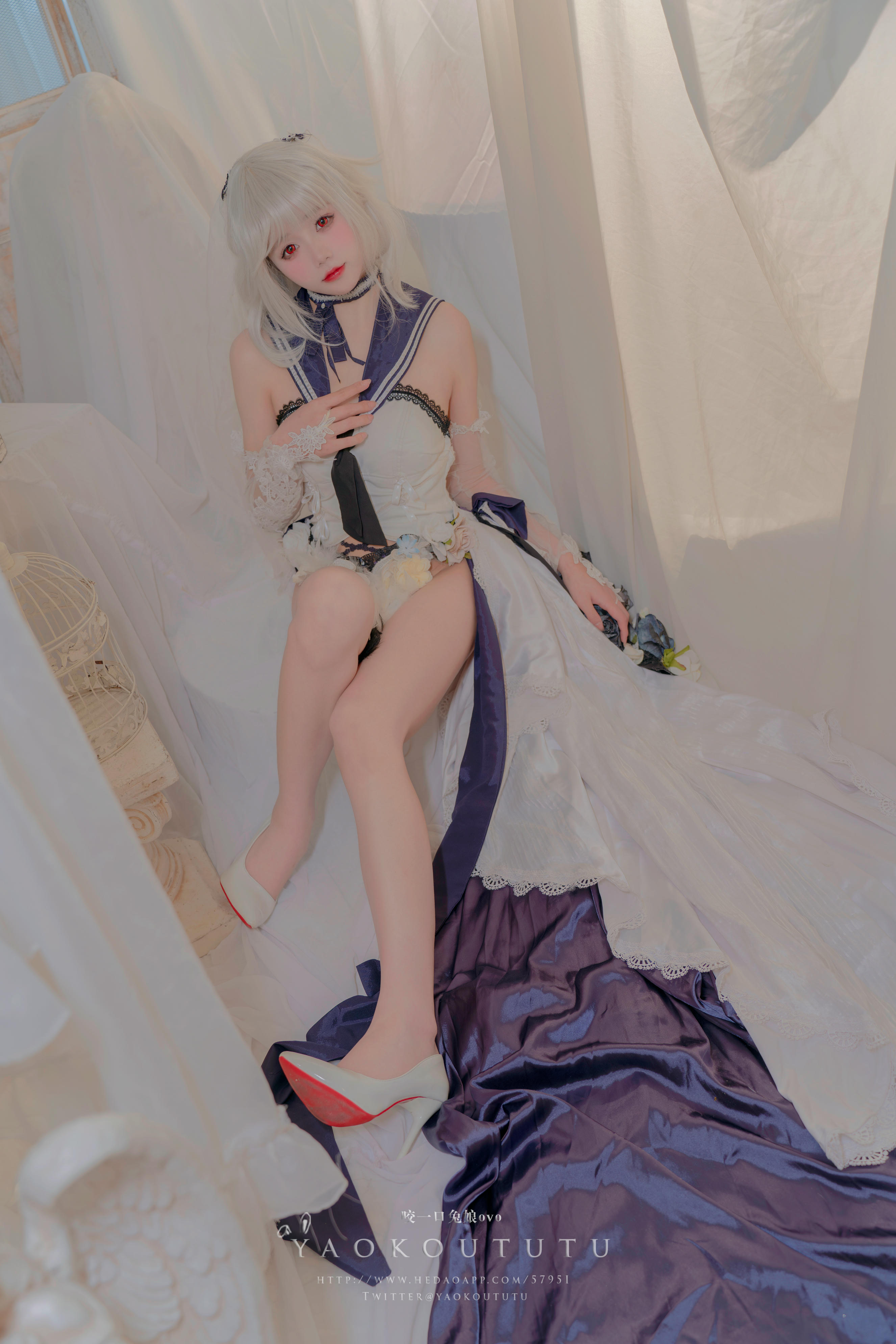 黏黏团子兔 NO.097 咬一口兔娘ovo 九月T3专属特典『梳妆的大小姐-可畏』[57P 925MB]_第1集