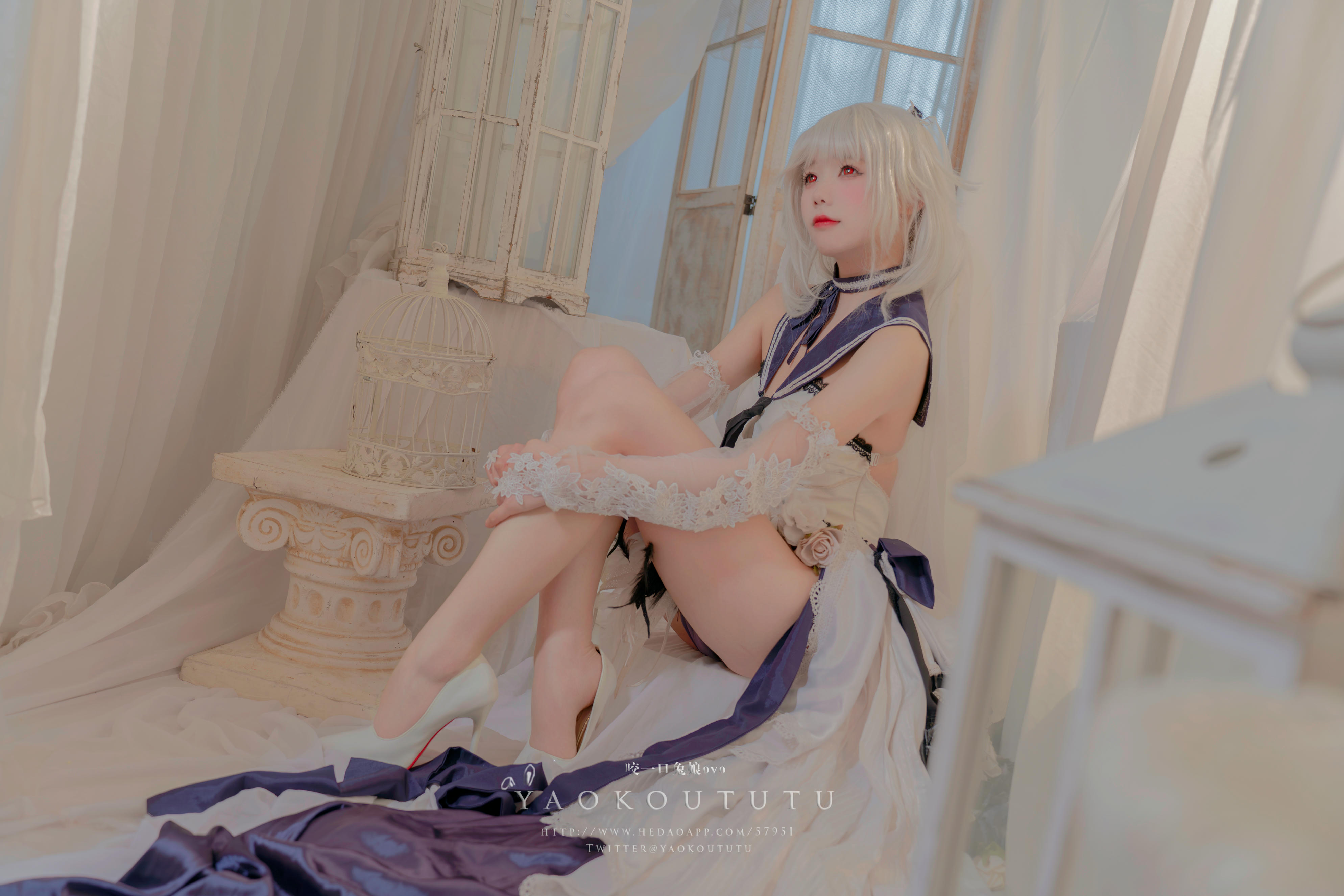 黏黏团子兔 NO.097 咬一口兔娘ovo 九月T3专属特典『梳妆的大小姐-可畏』[57P 925MB]_第1集