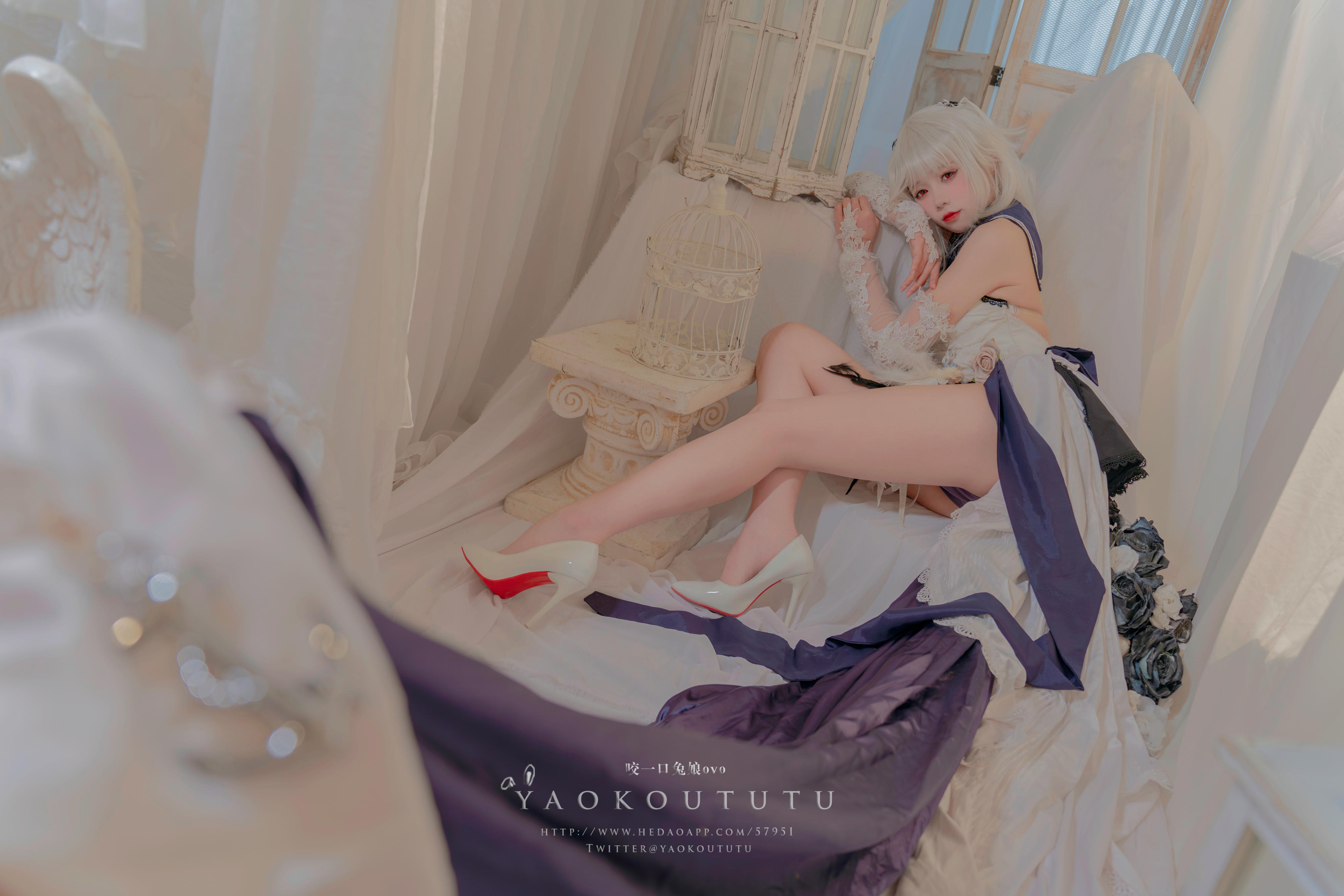 黏黏团子兔 NO.097 咬一口兔娘ovo 九月T3专属特典『梳妆的大小姐-可畏』[57P 925MB]_第1集