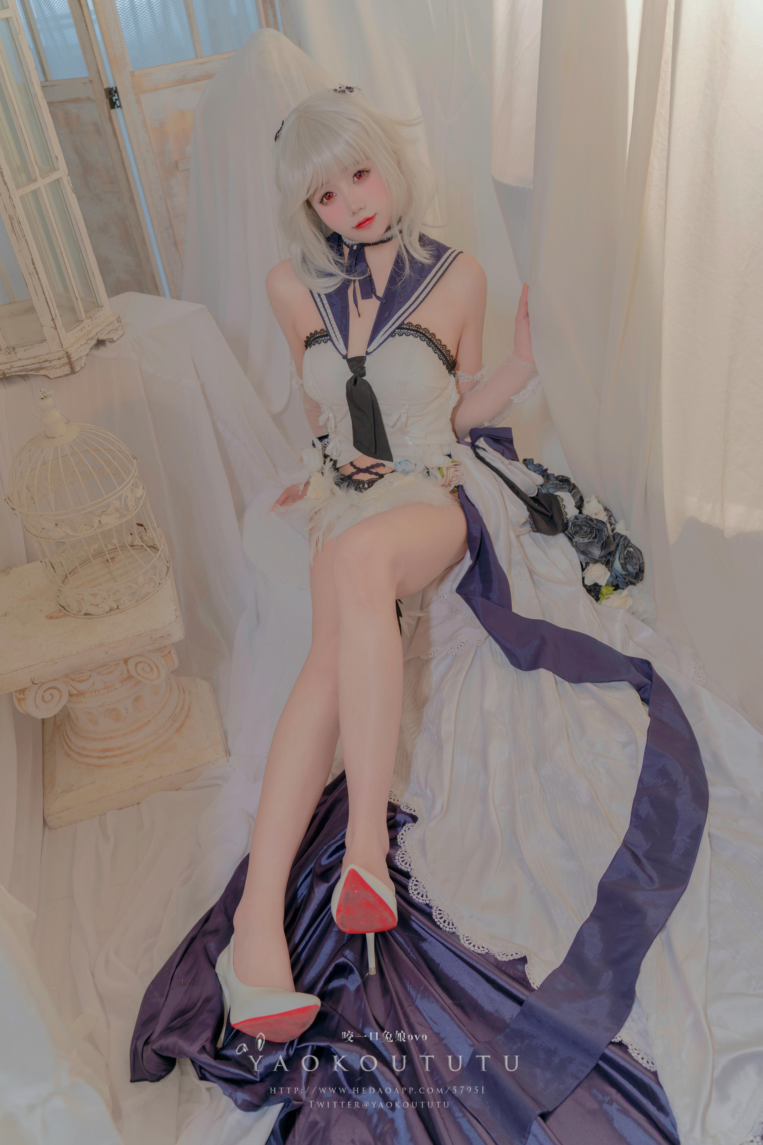 黏黏团子兔 NO.097 咬一口兔娘ovo 九月T3专属特典『梳妆的大小姐-可畏』[57P 925MB]_第1集