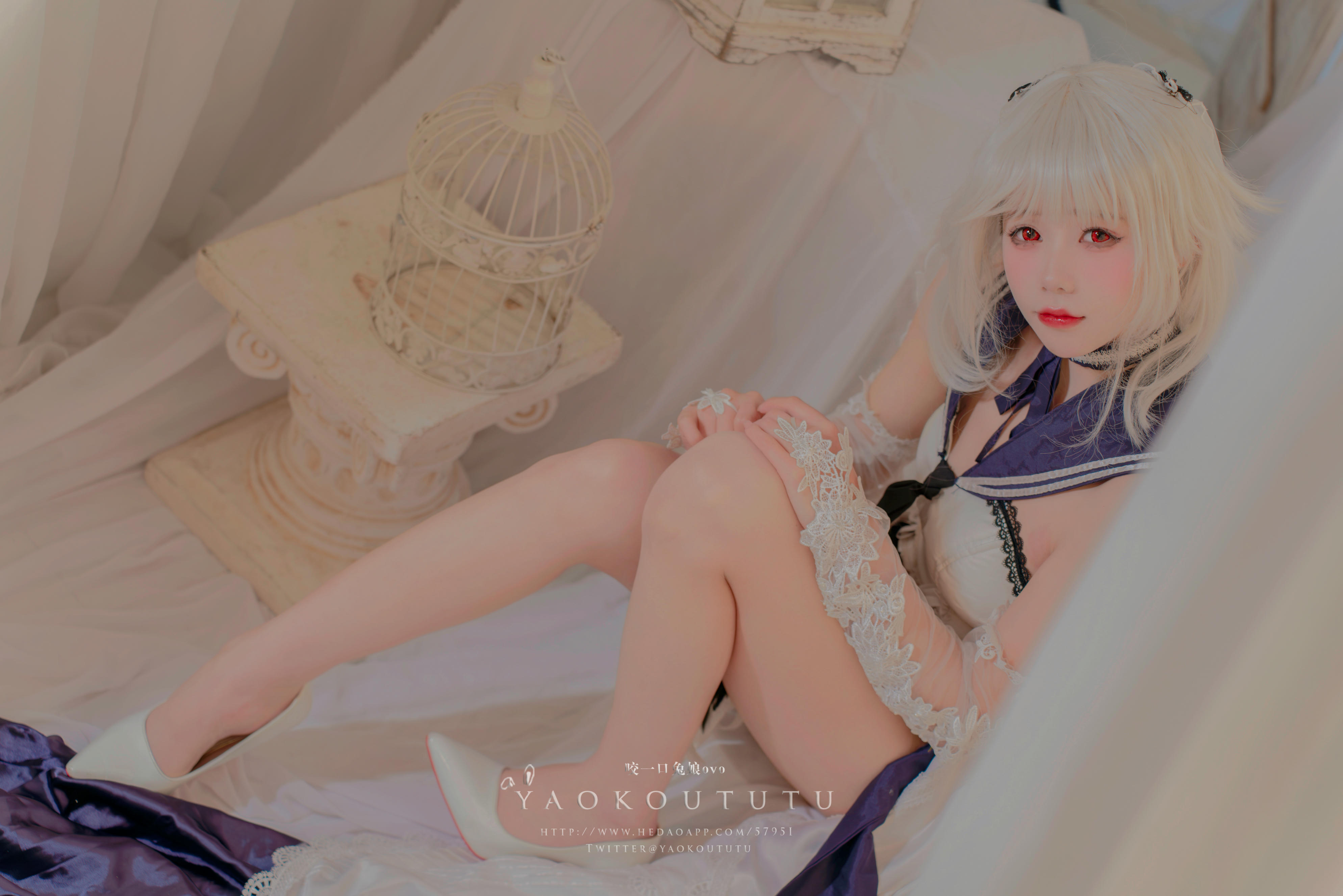 黏黏团子兔 NO.097 咬一口兔娘ovo 九月T3专属特典『梳妆的大小姐-可畏』[57P 925MB]_第1集