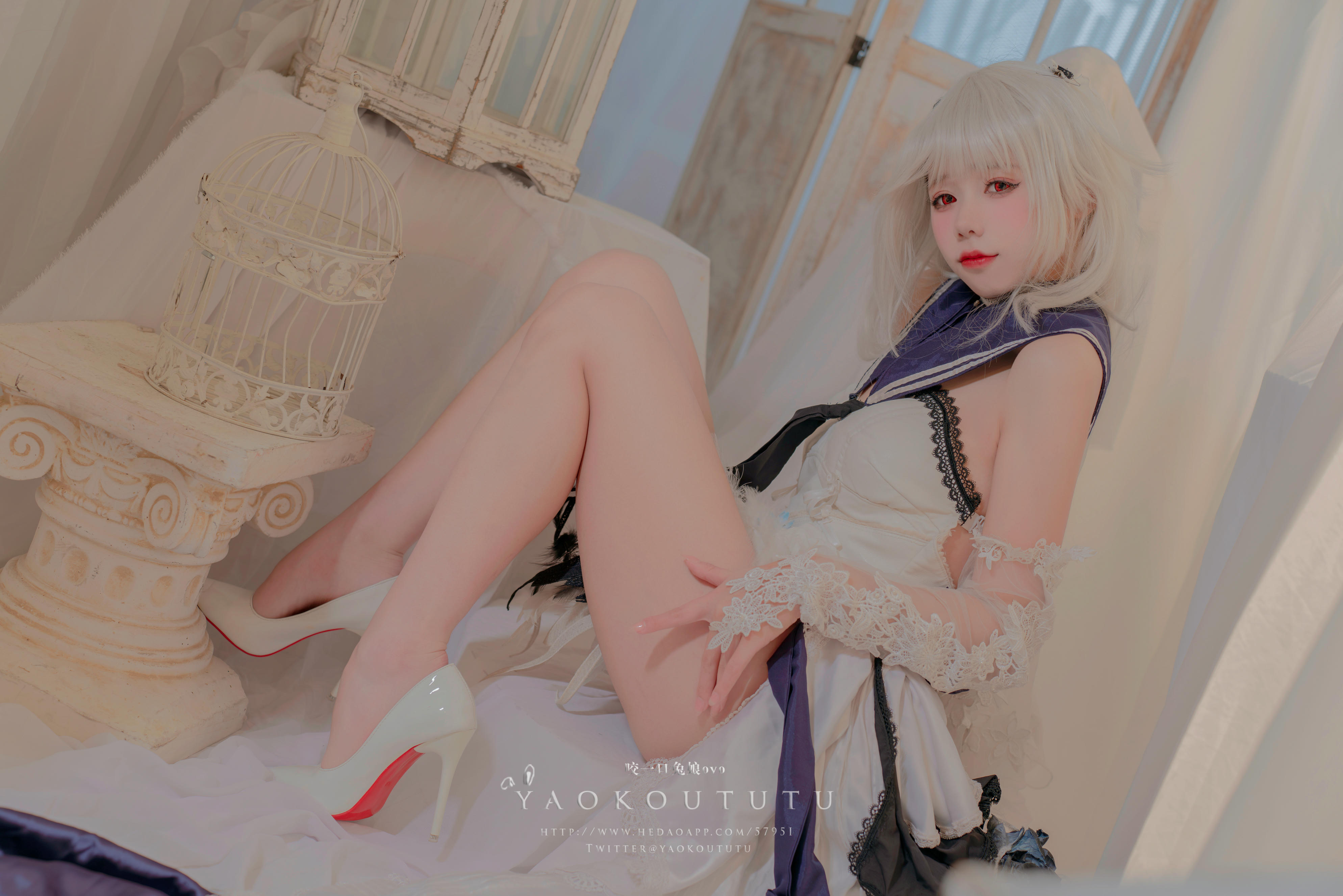 黏黏团子兔 NO.097 咬一口兔娘ovo 九月T3专属特典『梳妆的大小姐-可畏』[57P 925MB]_第2集