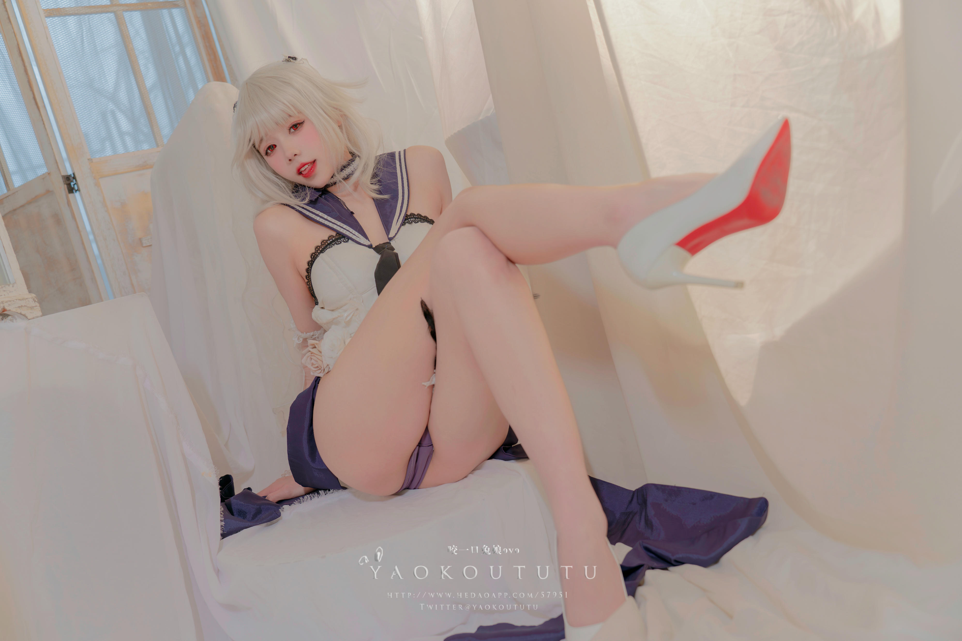 黏黏团子兔 NO.097 咬一口兔娘ovo 九月T3专属特典『梳妆的大小姐-可畏』[57P 925MB]_第2集