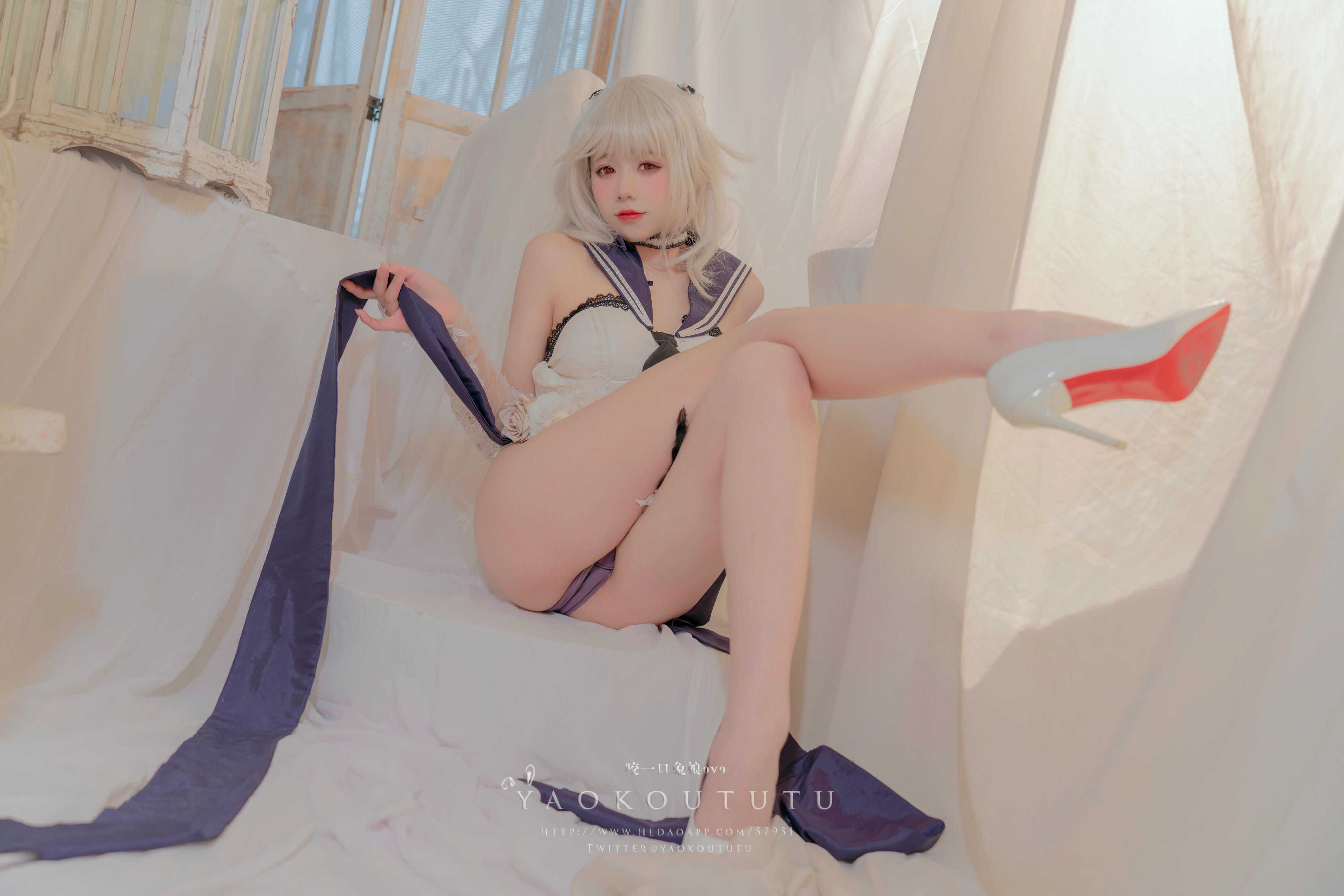 黏黏团子兔 NO.097 咬一口兔娘ovo 九月T3专属特典『梳妆的大小姐-可畏』[57P 925MB]_第2集