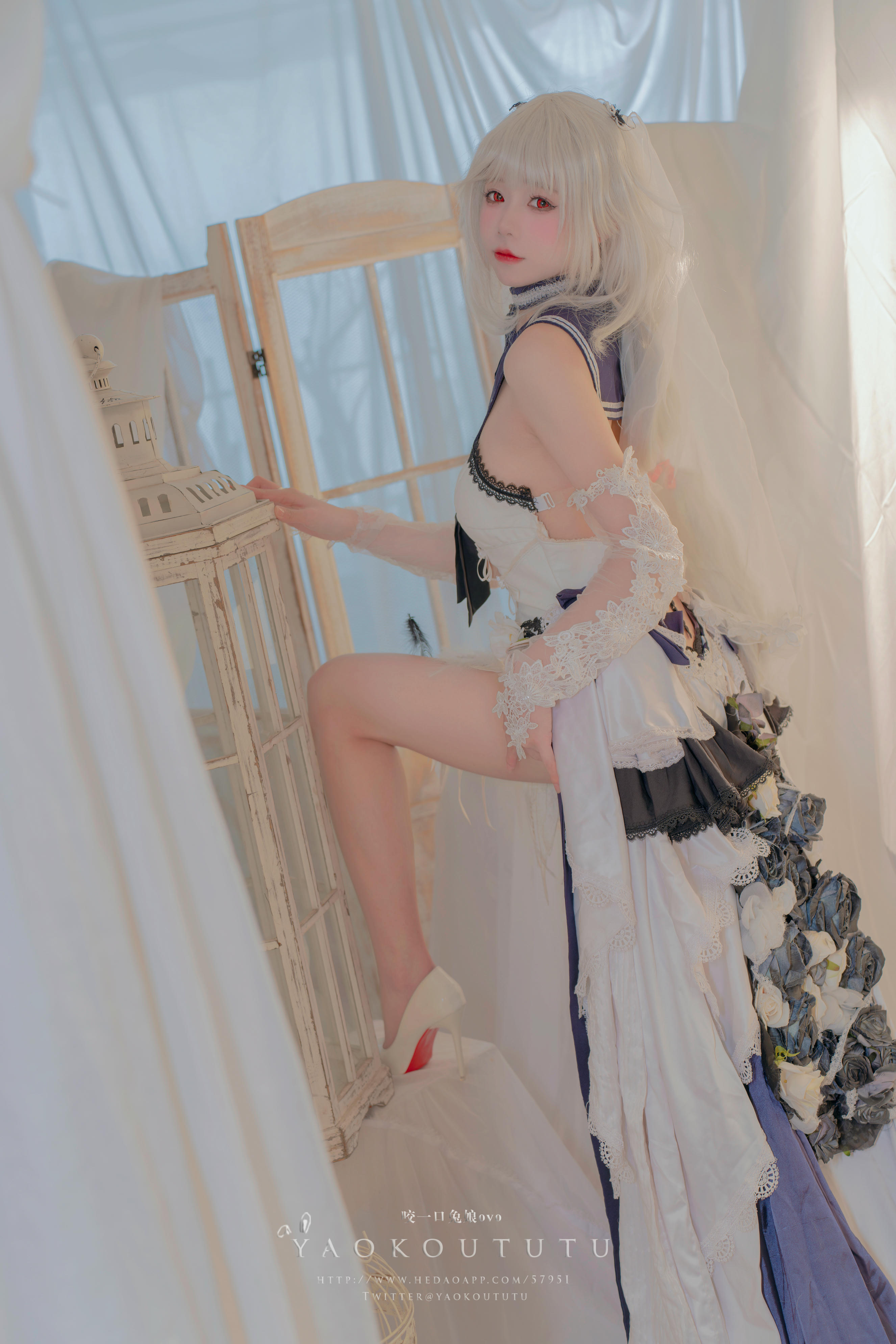 黏黏团子兔 NO.097 咬一口兔娘ovo 九月T3专属特典『梳妆的大小姐-可畏』[57P 925MB]_第1集