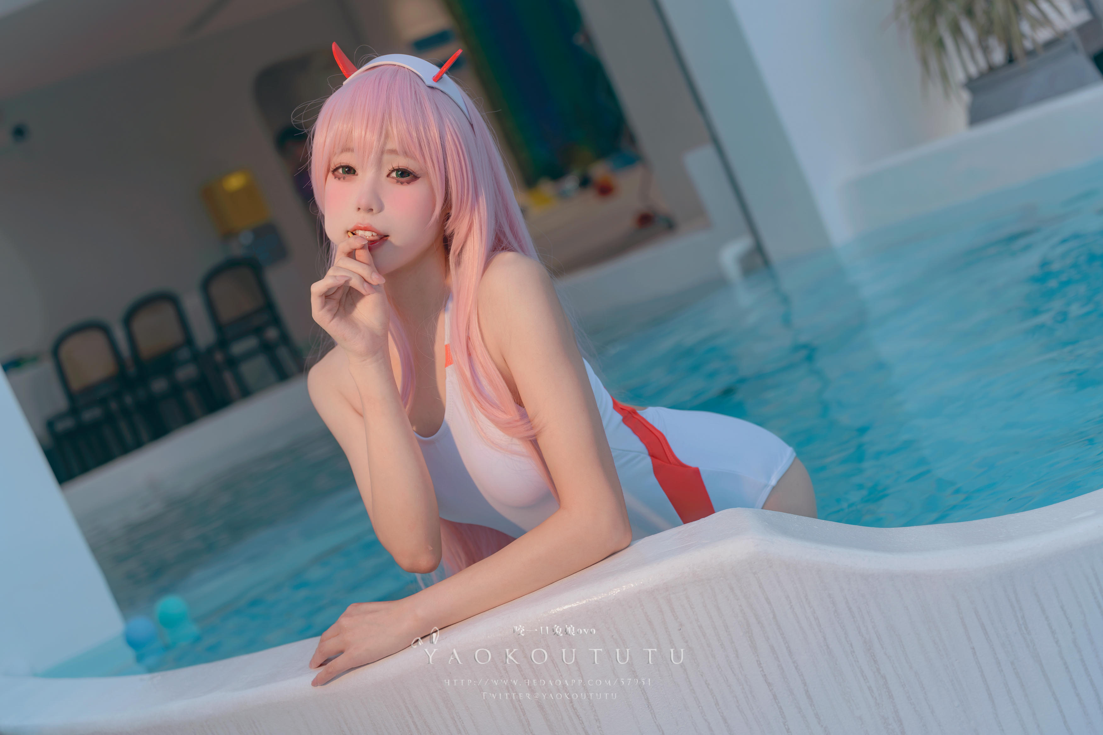 黏黏团子兔 NO.100 咬一口兔娘ovo『国家队02泳装』Pretty [58P+1V 1GB]_第1集