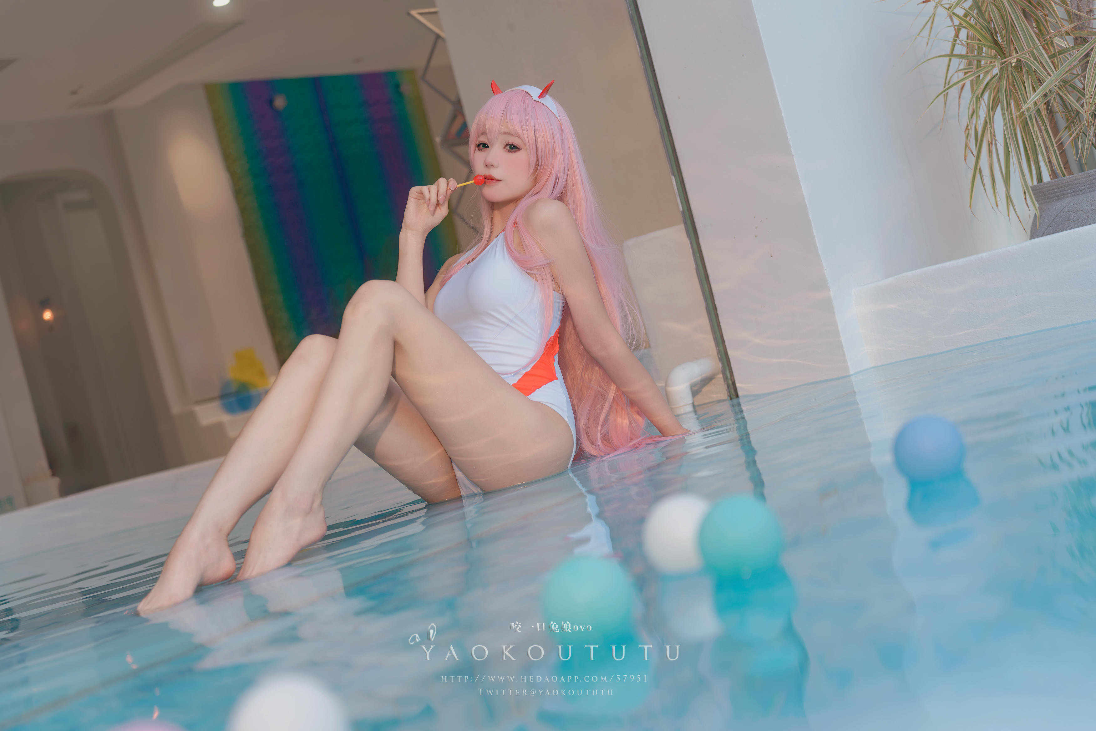 黏黏团子兔 NO.100 咬一口兔娘ovo『国家队02泳装』Pretty [58P+1V 1GB]_第1集