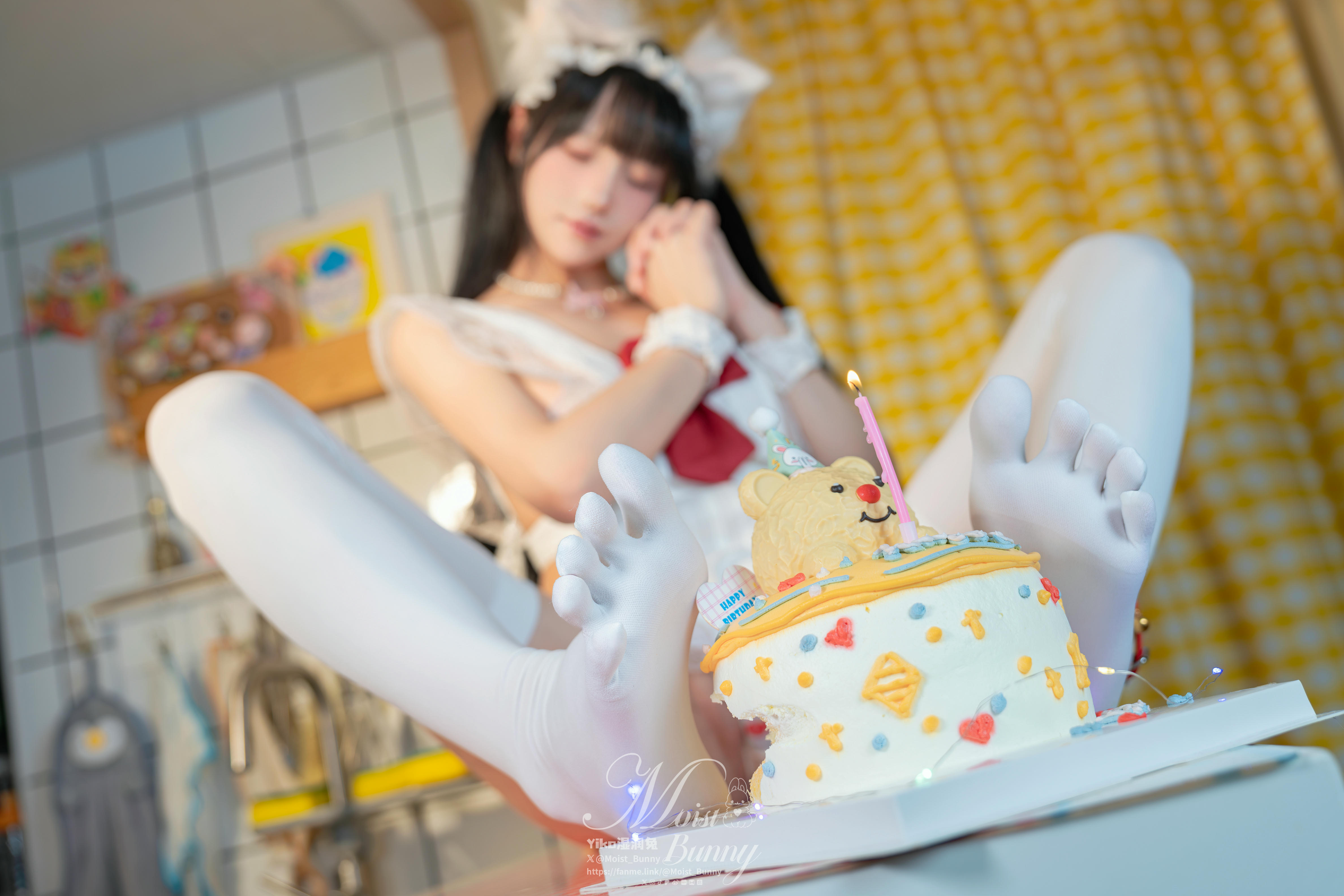 Yiko湿润兔 NO.202 诞生日限定 『兔子味蛋糕』[114P3V 2.95G]_第3集