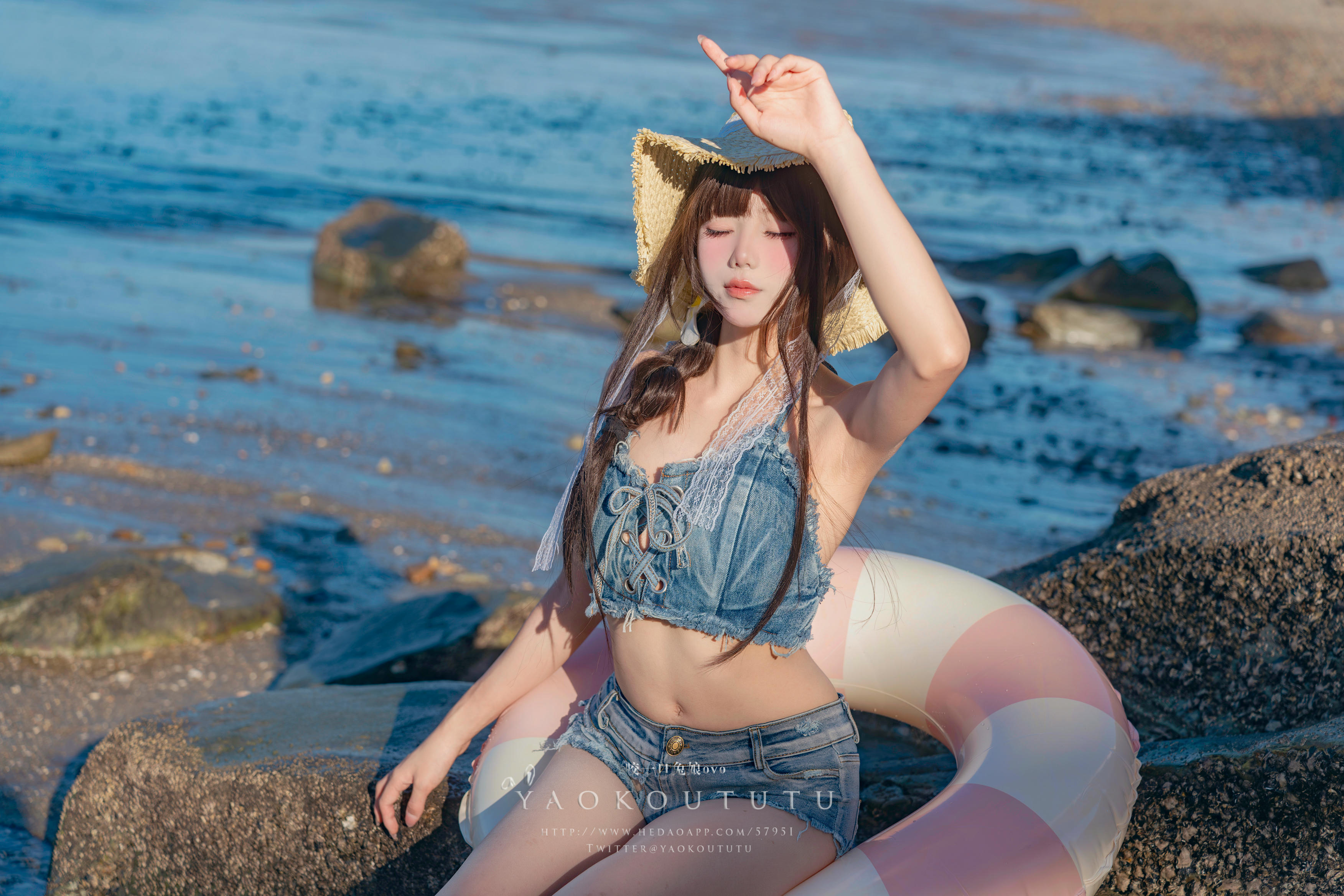 黏黏团子兔 NO.101 咬一口兔娘ovo『海の夏日』Shotgun [83P1V 1.44GB]_第1集